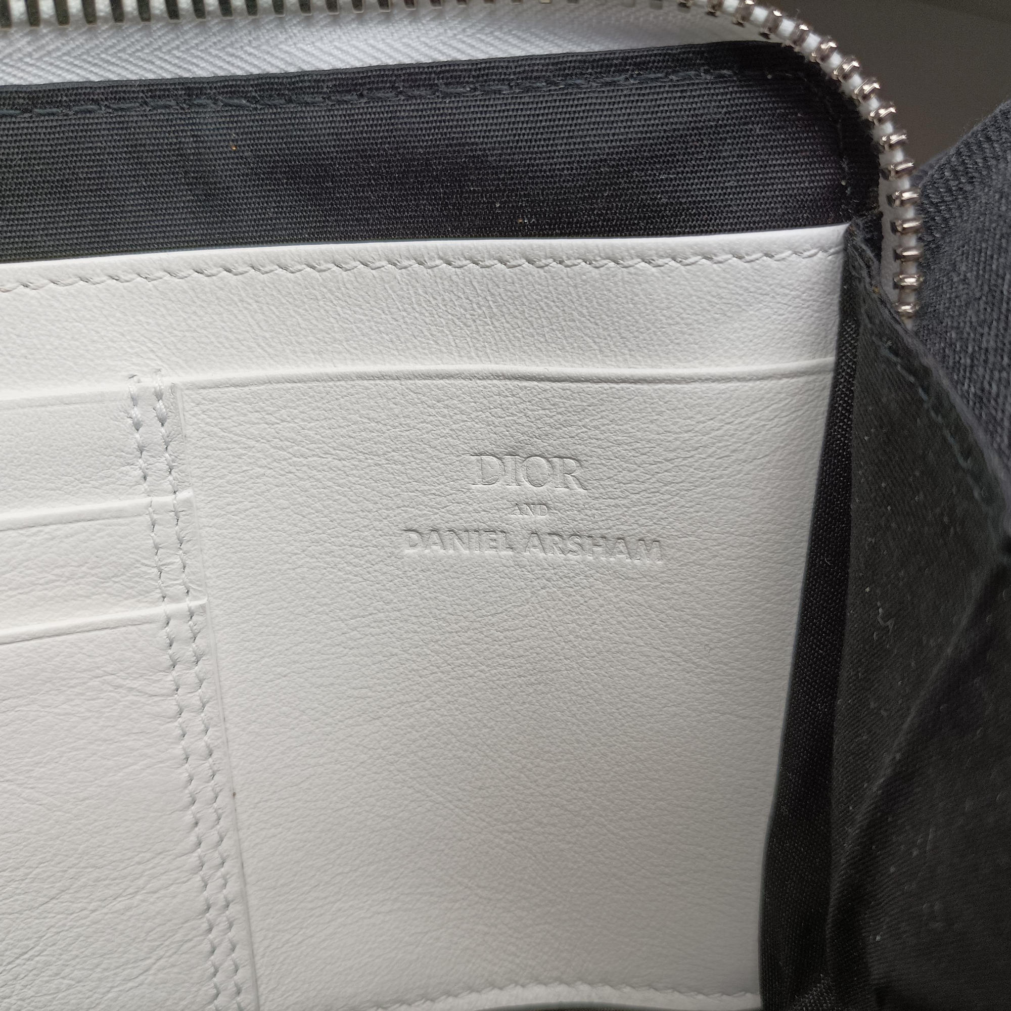 Pre-owned Christian Dior Daniel Arsham collaboration Newspaper Print White Leather  shoulderbag | stylenewstar