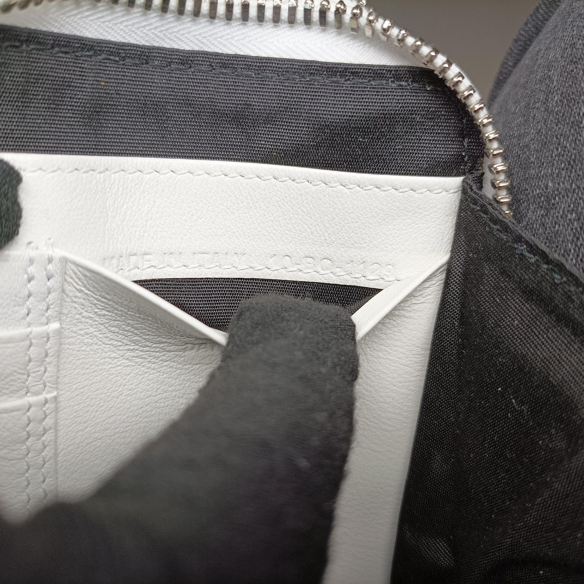Pre-owned Christian Dior Daniel Arsham collaboration Newspaper Print White Leather  shoulderbag | stylenewstar