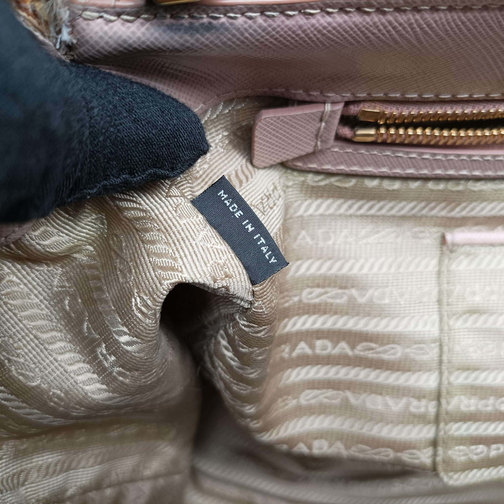 Pre-owned Prada Galleria Pink SAFFIANO Leather BN1786 shoulderbag | stylenewstar