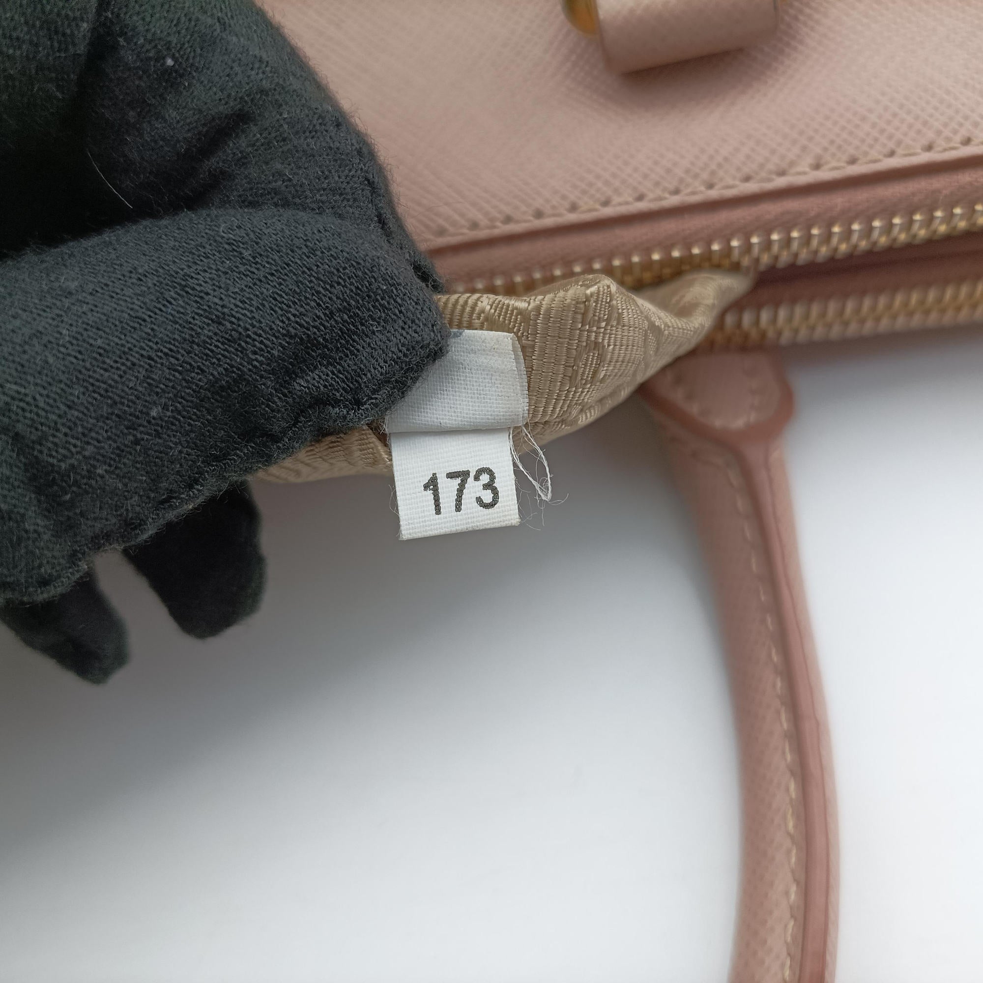 Pre-owned Prada Galleria Pink SAFFIANO Leather BN1786 shoulderbag | stylenewstar