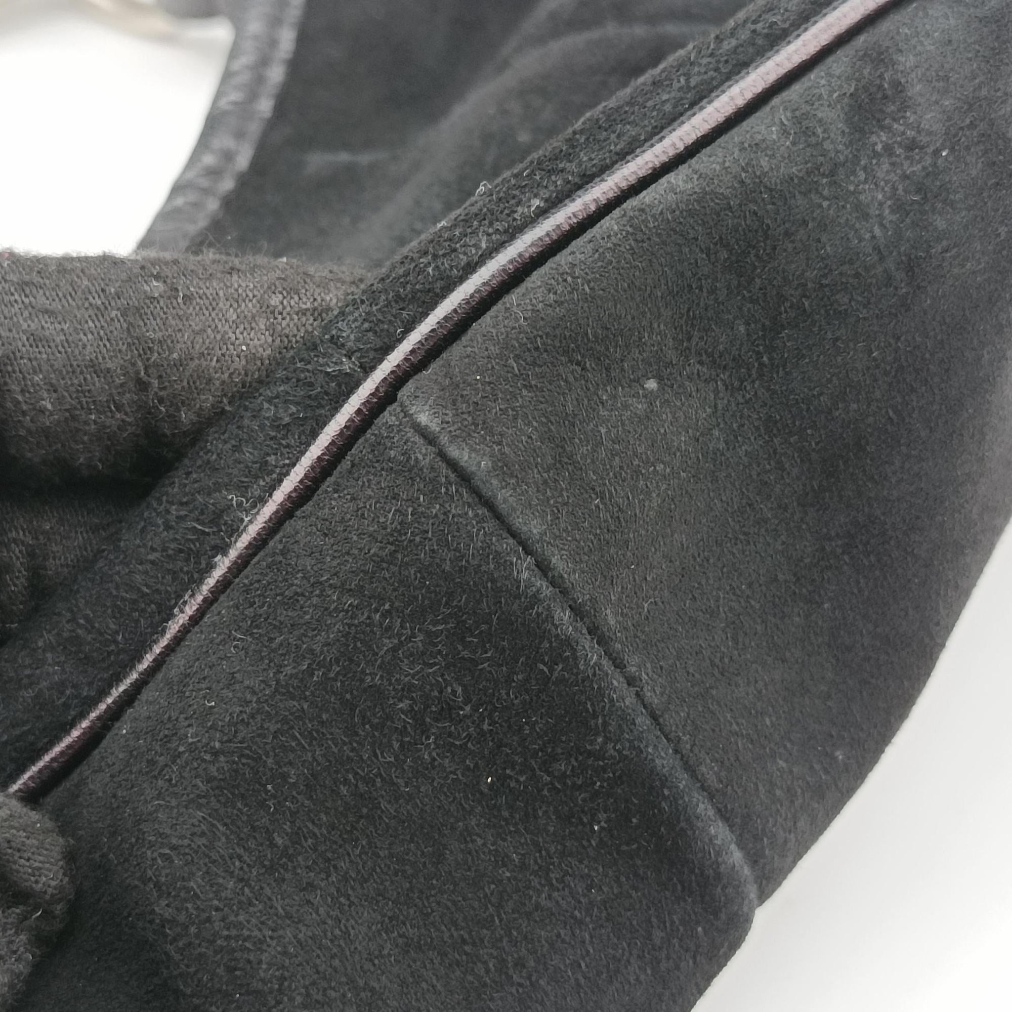 Pre-owned Yves Saint Laurent Mombasa Black Suede 104938 handbag | stylenewstar