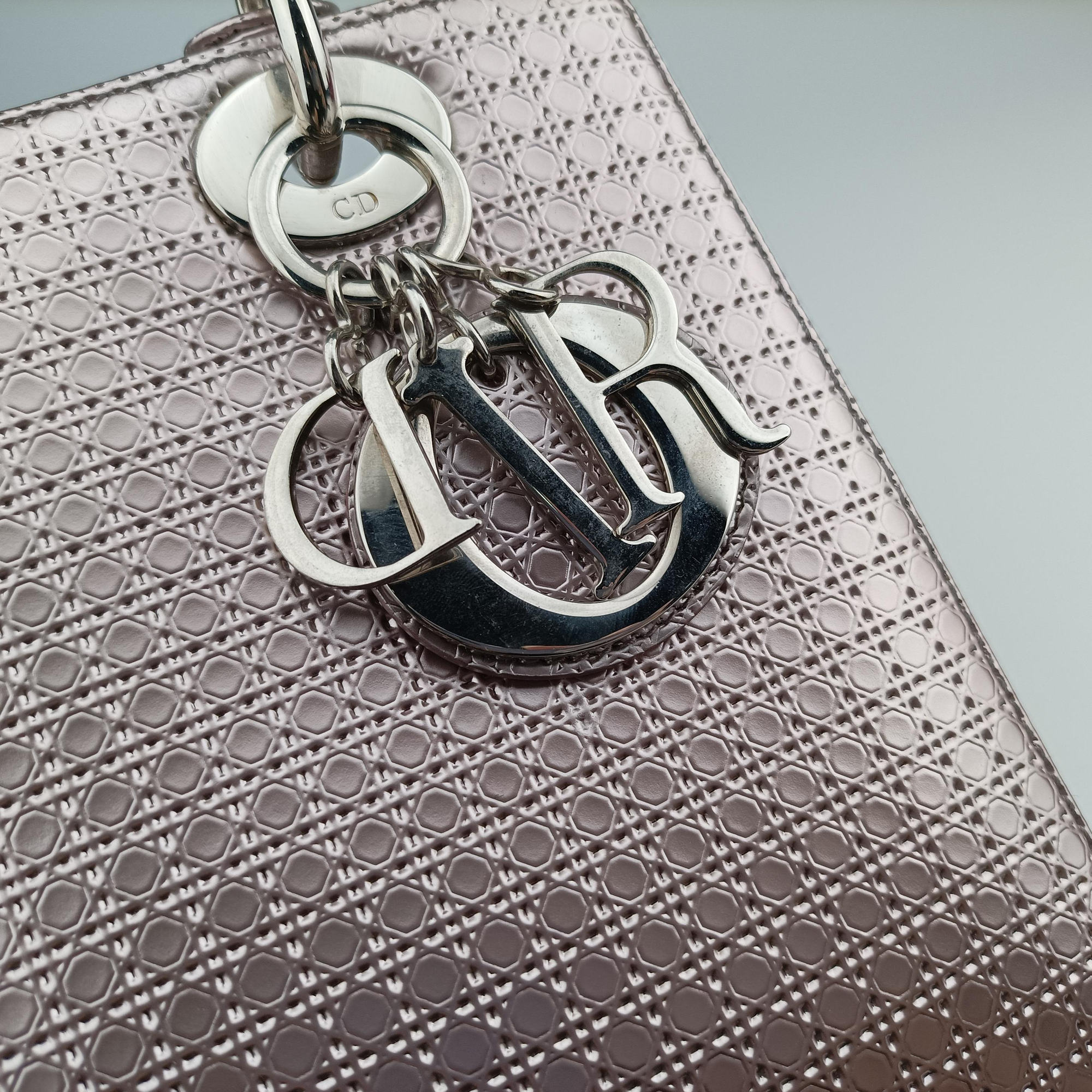 Secondhand Christian Dior Lady Dior Pink Patent  handbag | stylenewstar