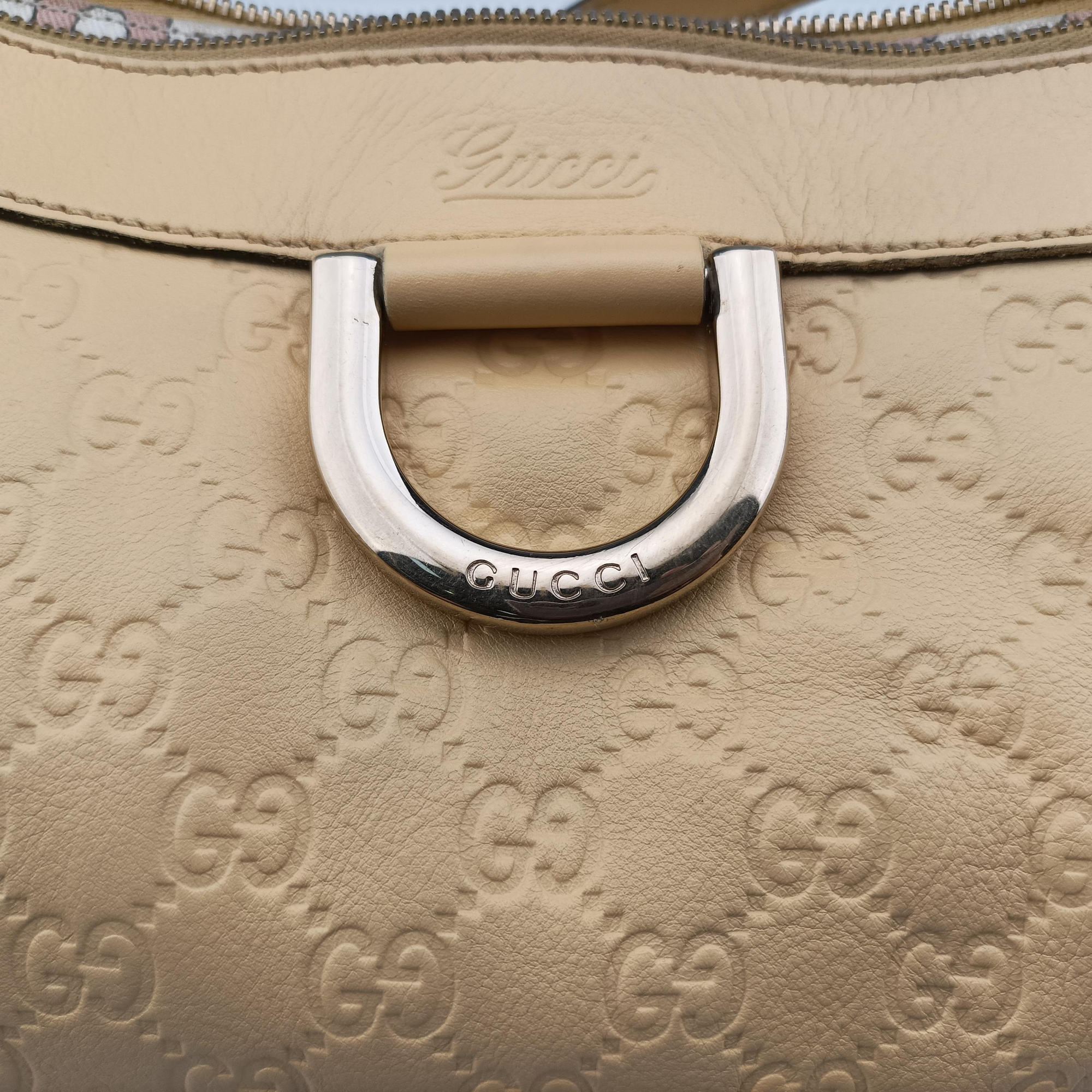 Pre-owned Gucci Abbey D-ring Hobo Beige Leather 204940 shoulderbag | stylenewstar