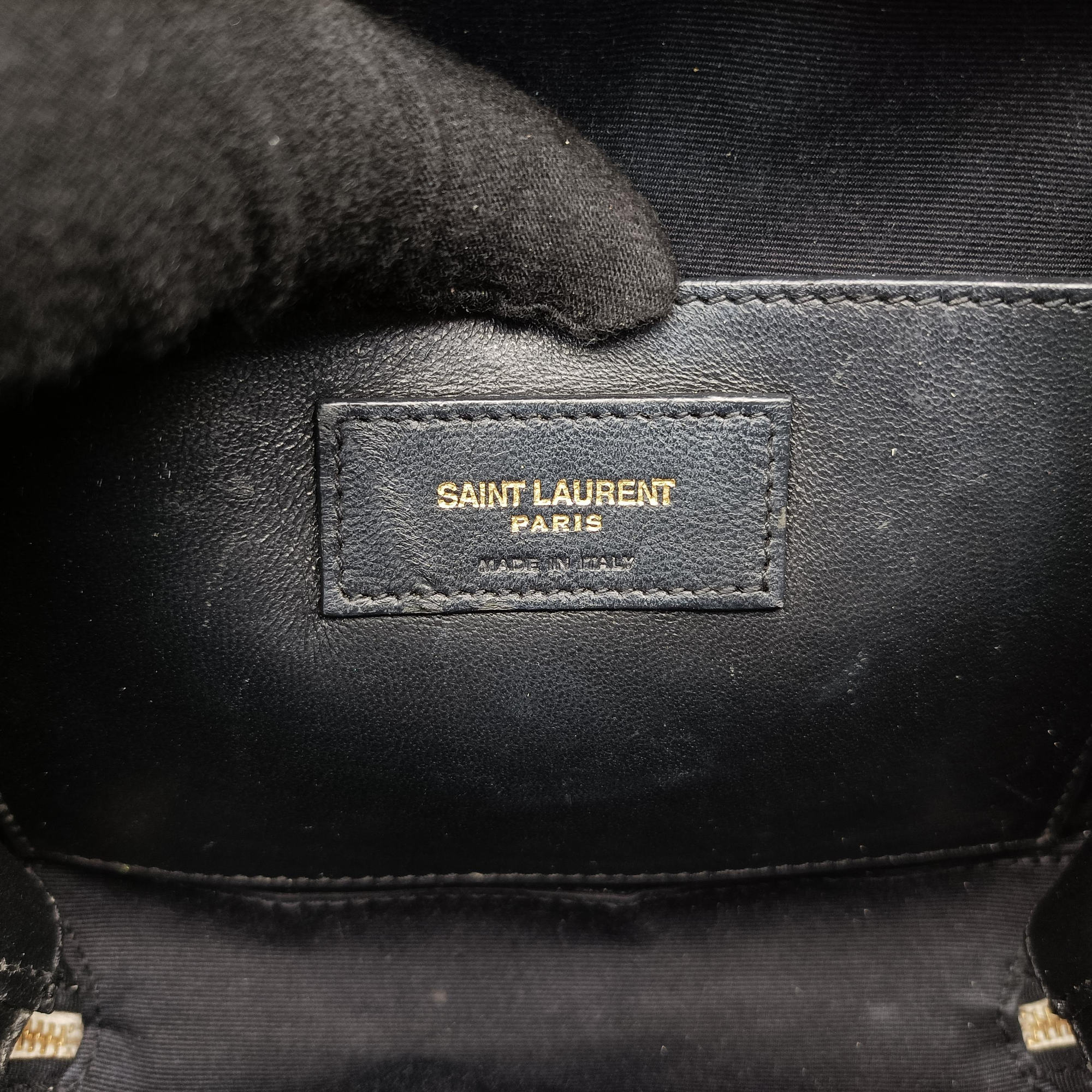 Vintage Yves Saint Laurent VICKY camera White lambskin 555052 shoulderbag | stylenewstar