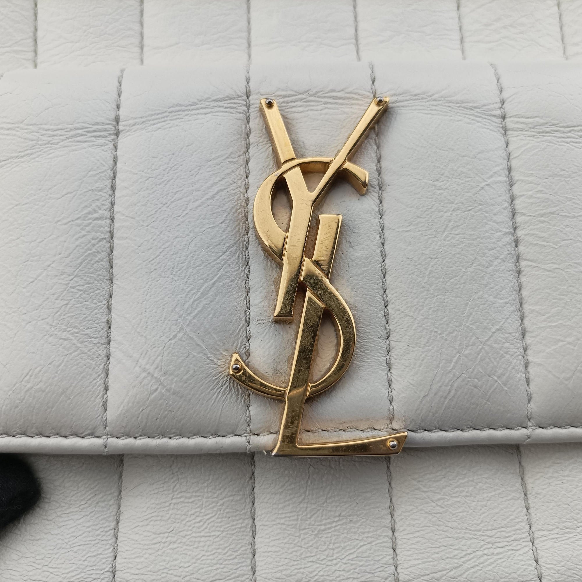 Vintage Yves Saint Laurent VICKY camera White lambskin 555052 shoulderbag | stylenewstar