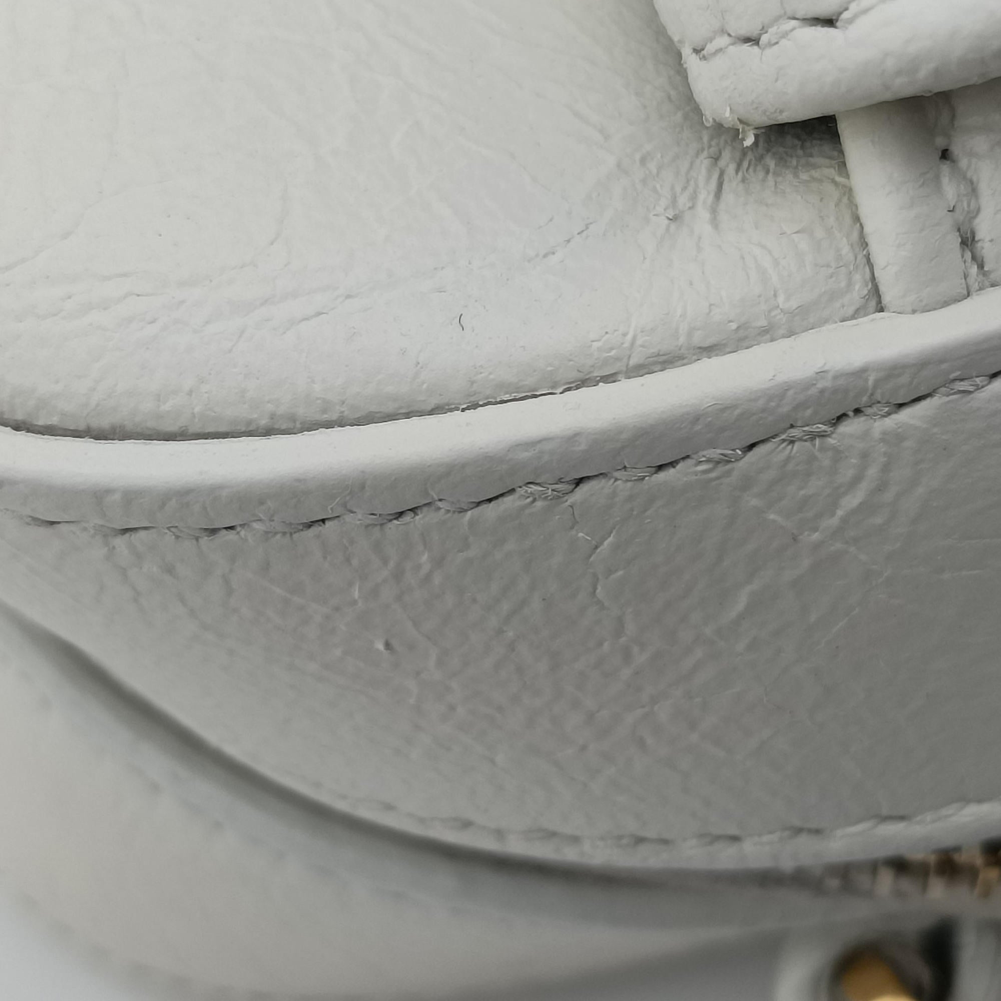 Vintage Yves Saint Laurent VICKY camera White lambskin 555052 shoulderbag | stylenewstar