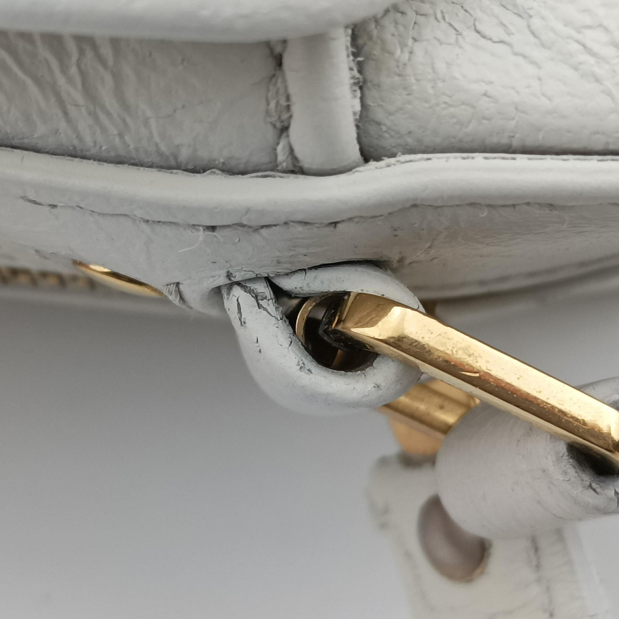 Vintage Yves Saint Laurent VICKY camera White lambskin 555052 shoulderbag | stylenewstar