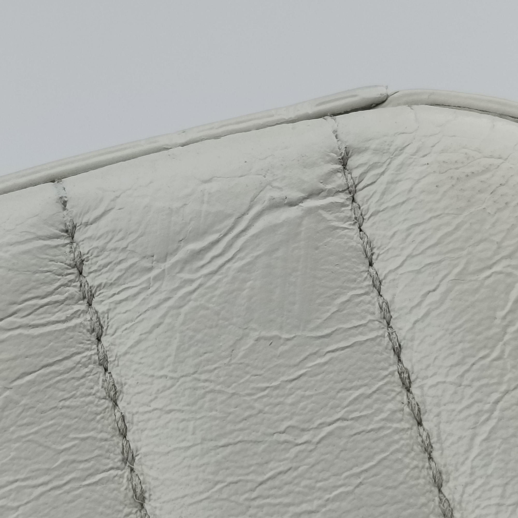 Vintage Yves Saint Laurent VICKY camera White lambskin 555052 shoulderbag | stylenewstar