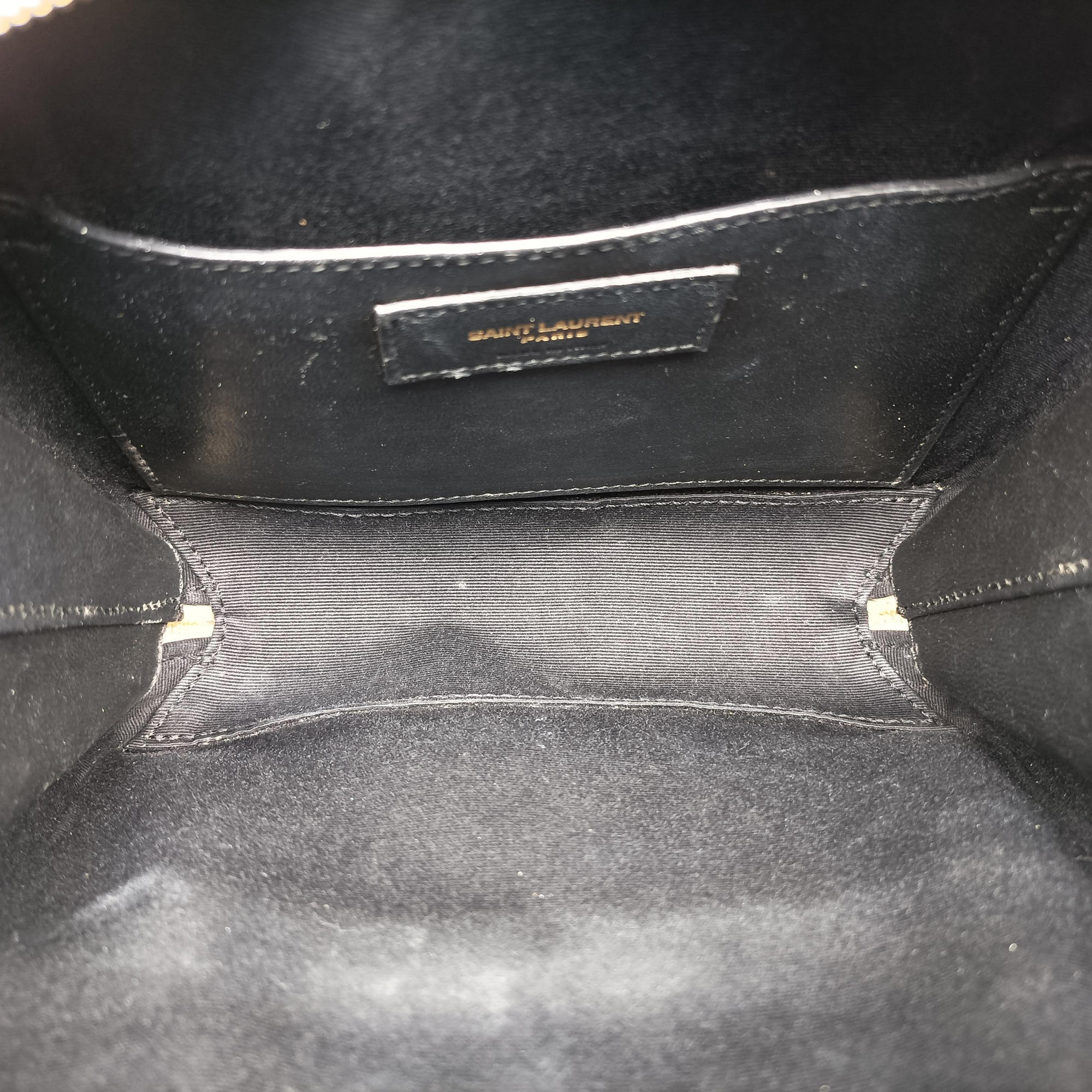 Vintage Yves Saint Laurent VICKY camera White lambskin 555052 shoulderbag | stylenewstar