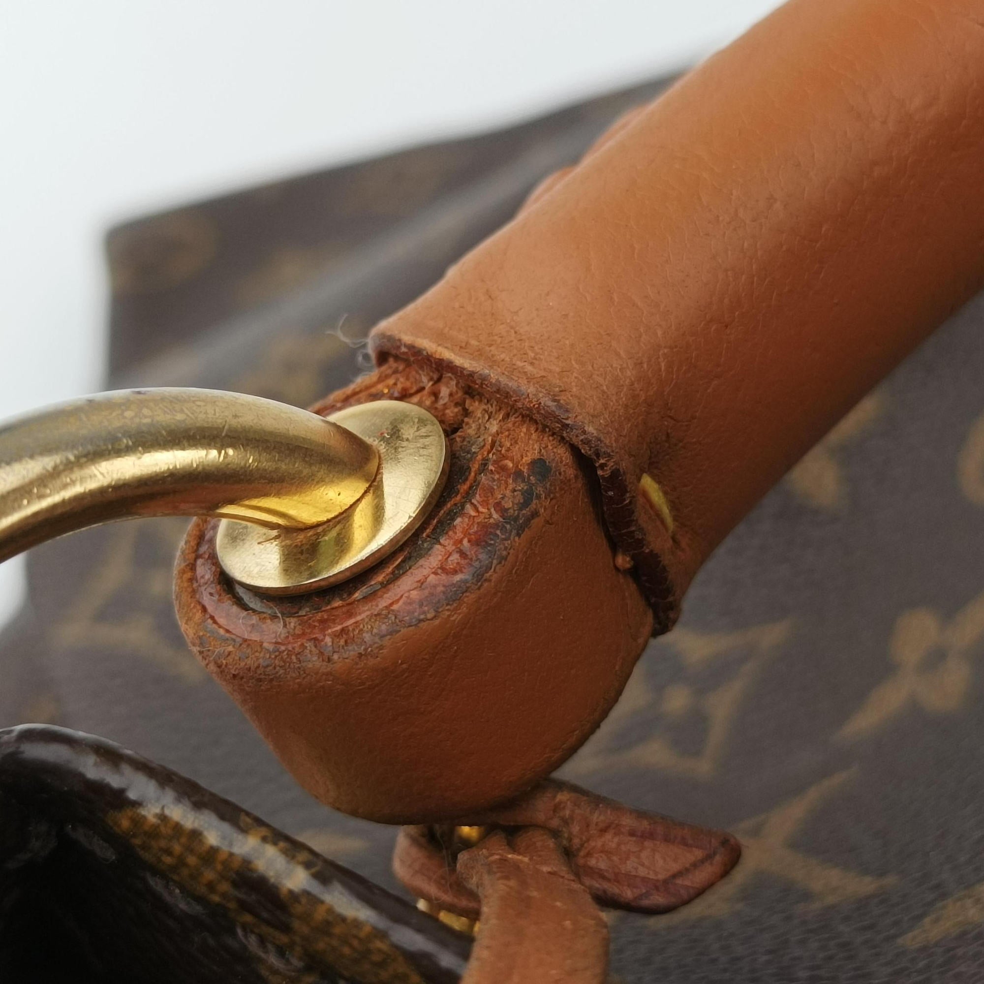 Vintage Louis Vuitton ARTSY MM Brown Monogram Canvas M40249 handbag | stylenewstar