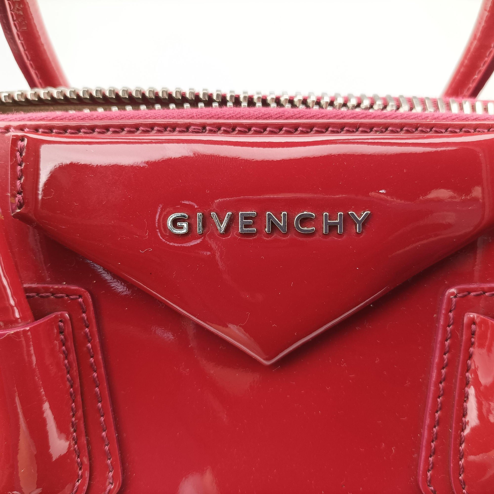 Secondhand Givenchy Antigona Red Patent  shoulderbag | stylenewstar