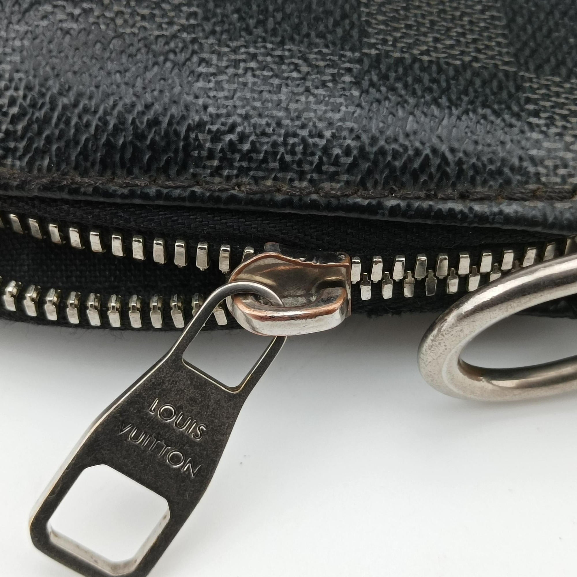 Pre-owned Louis Vuitton Porte Documents Jour Noir Damier Graphite N48224 handbag | stylenewstar