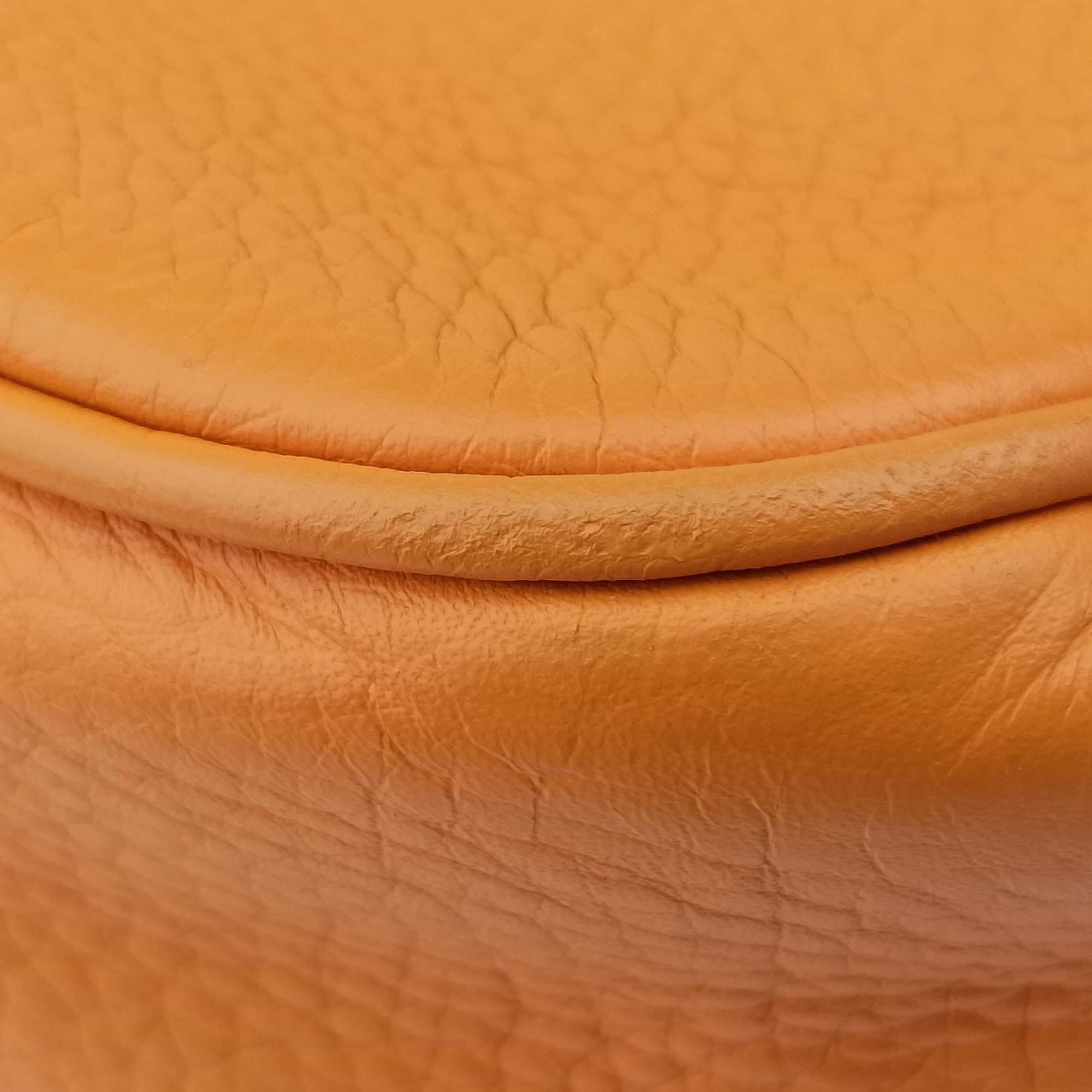 Pre-owned Gucci Soho Orange Leather 308364 shoulderbag | stylenewstar
