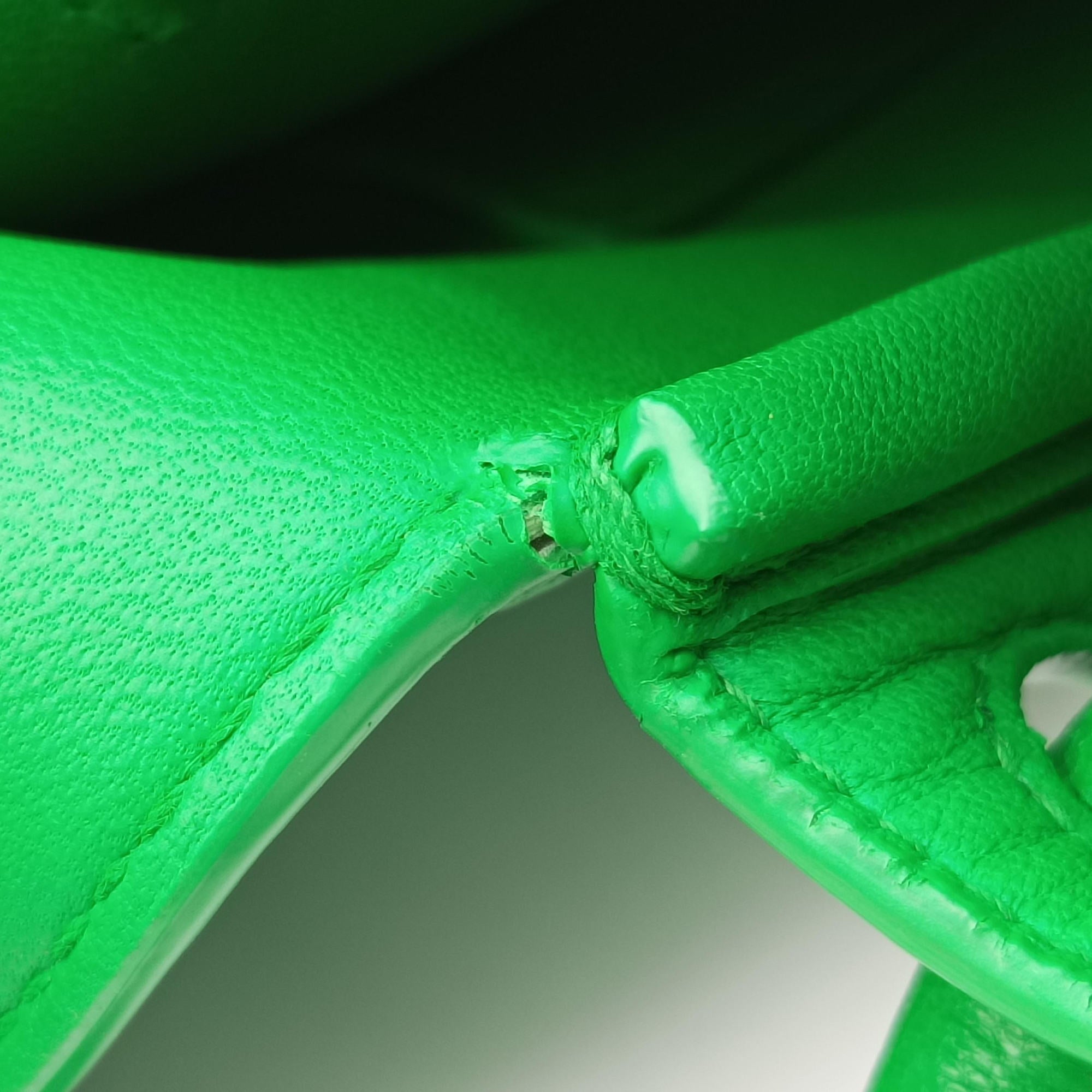 Pre-owned Bottega Veneta BEAK SMALL Green Leather  shoulderbag | stylenewstar