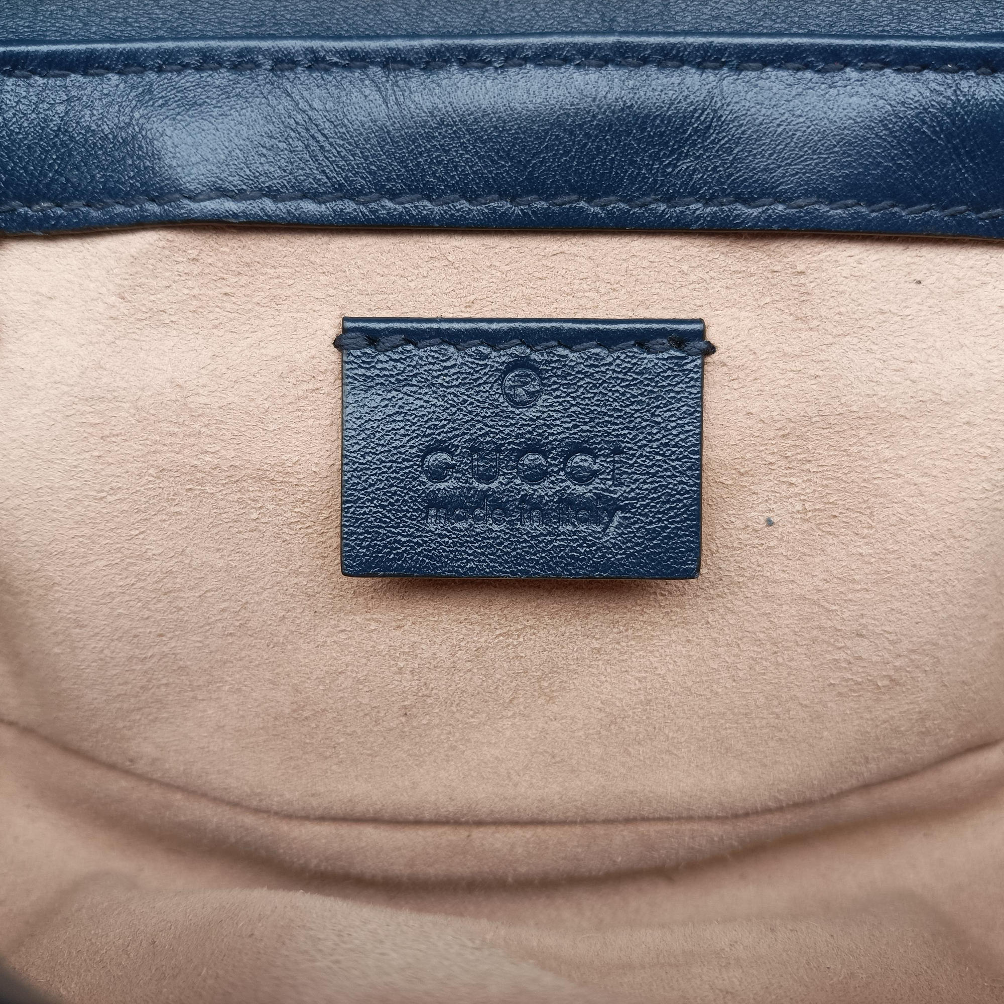 Secondhand Gucci GG Marmont White×navy Leather 574969 shoulderbag | stylenewstar