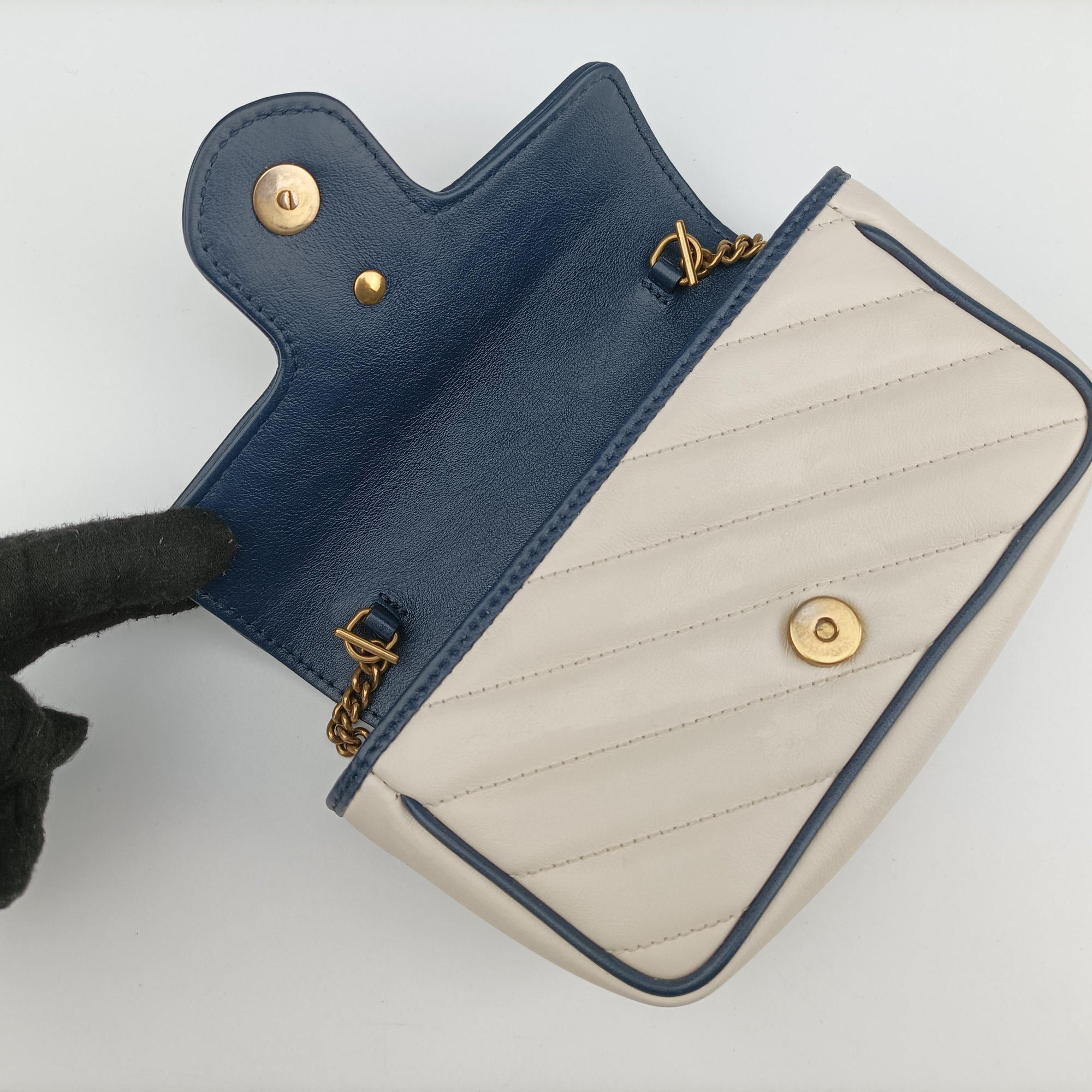 Secondhand Gucci GG Marmont White×navy Leather 574969 shoulderbag | stylenewstar