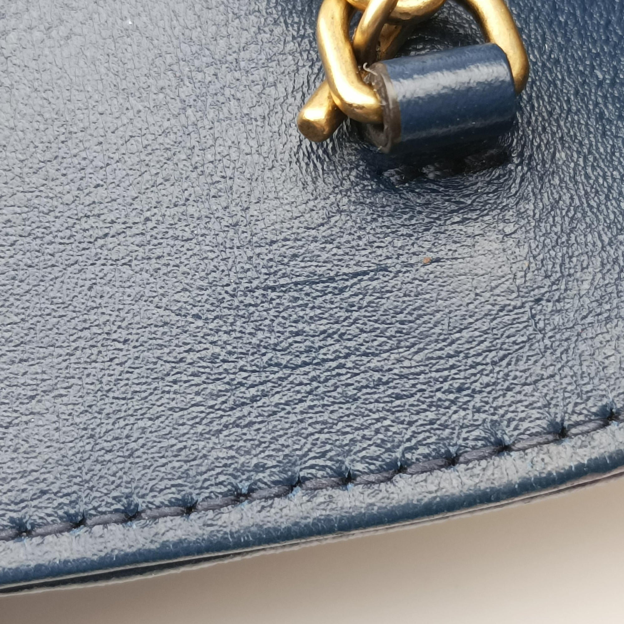 Secondhand Gucci GG Marmont White×navy Leather 574969 shoulderbag | stylenewstar