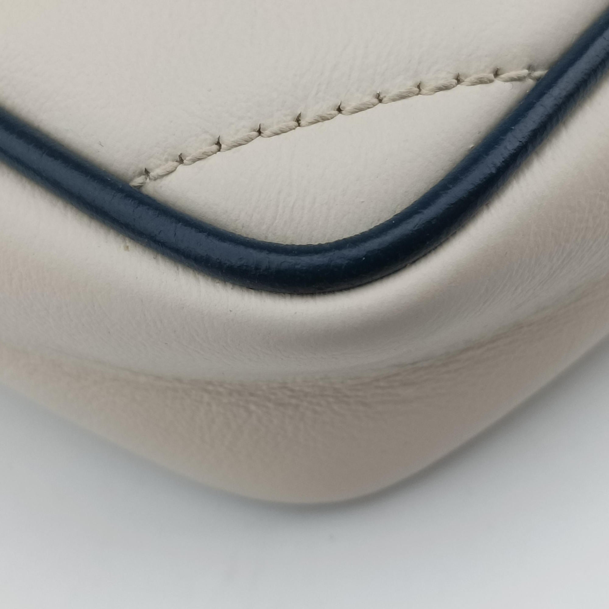 Secondhand Gucci GG Marmont White×navy Leather 574969 shoulderbag | stylenewstar