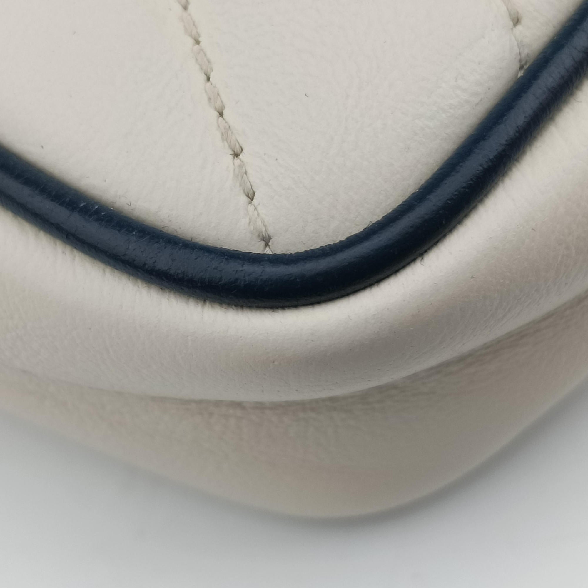 Secondhand Gucci GG Marmont White×navy Leather 574969 shoulderbag | stylenewstar