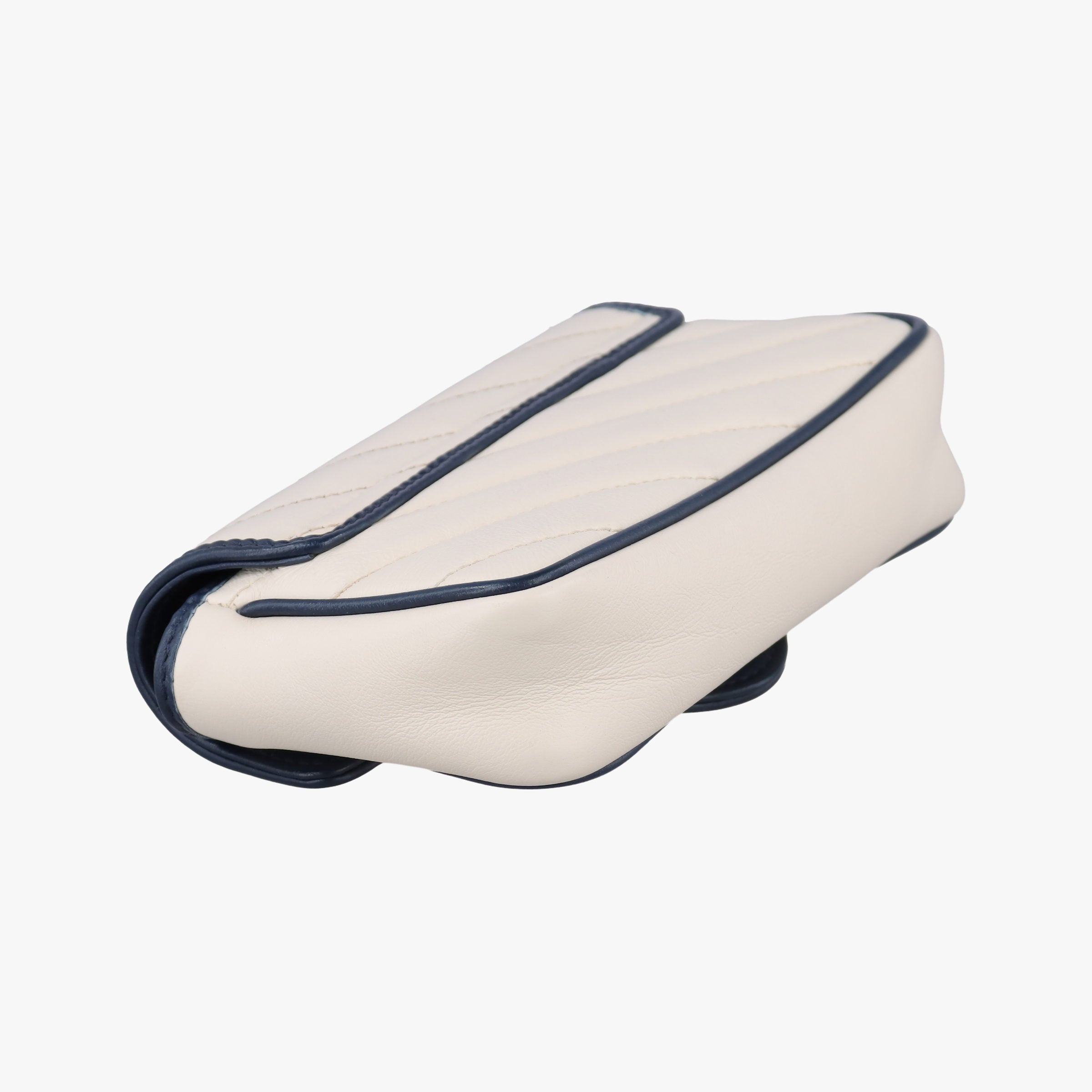 Secondhand Gucci GG Marmont White×navy Leather 574969 shoulderbag | stylenewstar