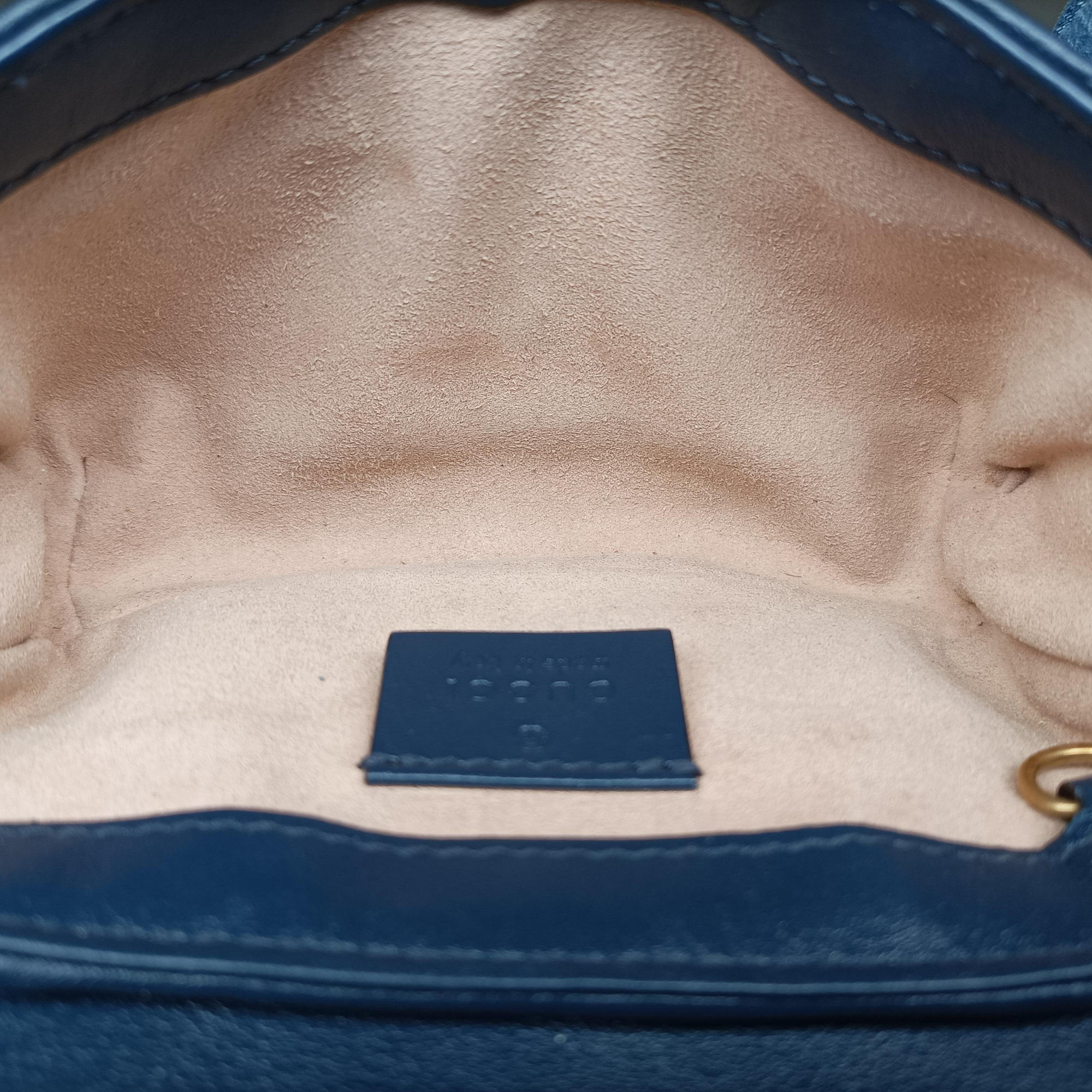 Secondhand Gucci GG Marmont White×navy Leather 574969 shoulderbag | stylenewstar