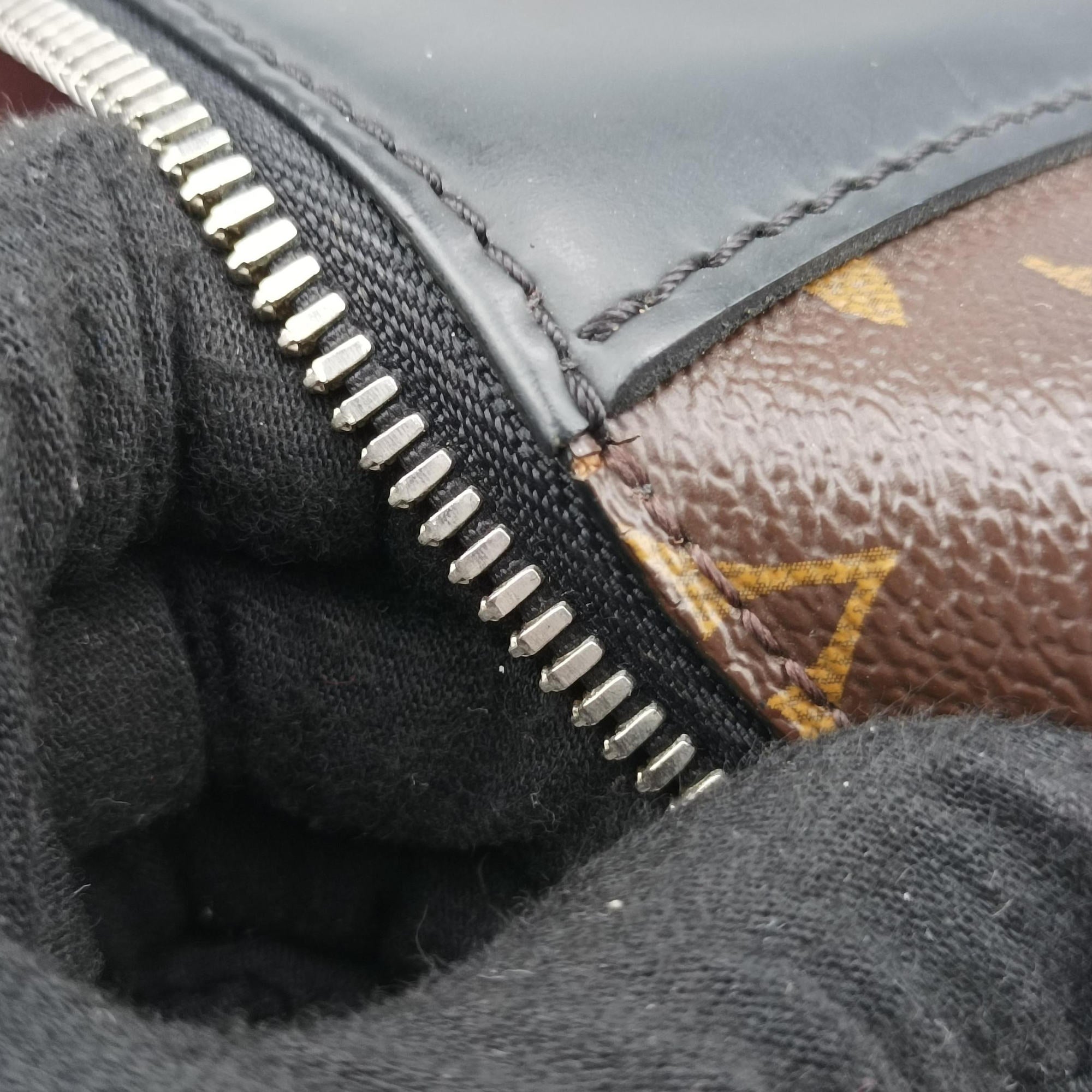 Secondhand Louis Vuitton Port Document Jour Brown×Black Monogram coated canvas M54019 handbag | stylenewstar