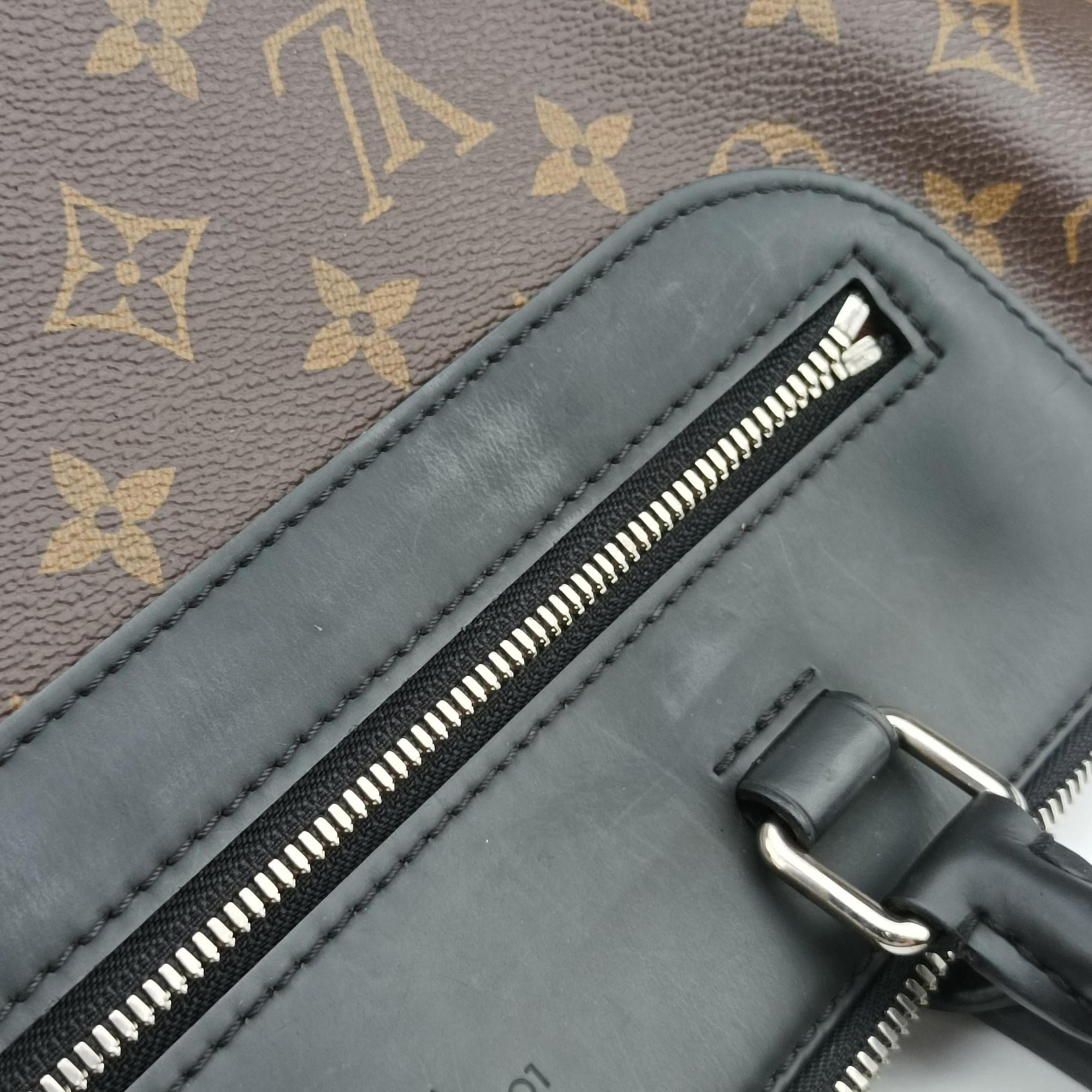 Secondhand Louis Vuitton Port Document Jour Brown×Black Monogram coated canvas M54019 handbag | stylenewstar