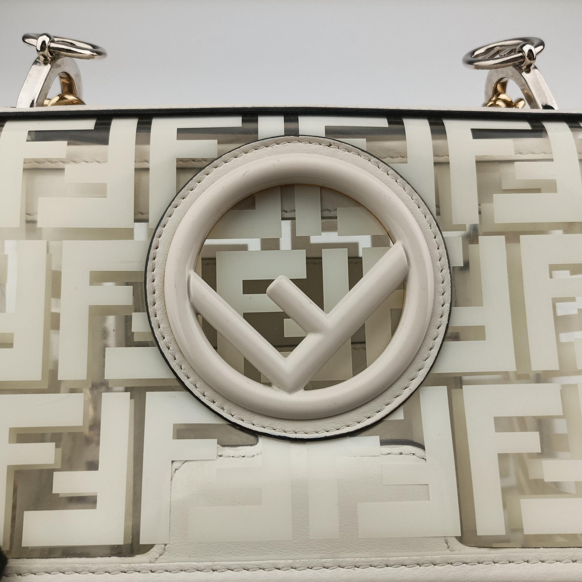 Pre-owned Fendi KAN I F White PVC coated canvas×Leather 8BT286 shoulderbag | stylenewstar