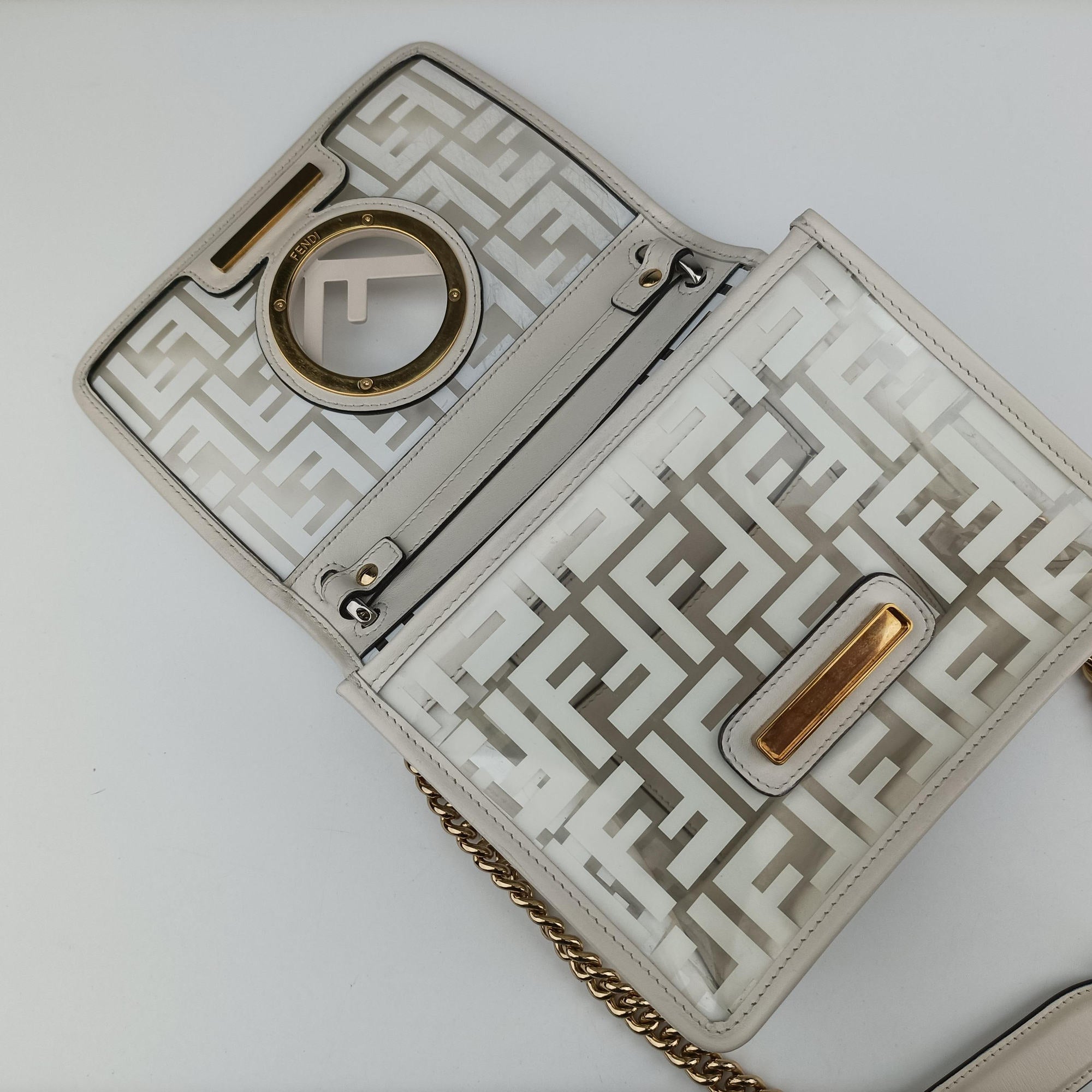 Pre-owned Fendi KAN I F White PVC coated canvas×Leather 8BT286 shoulderbag | stylenewstar