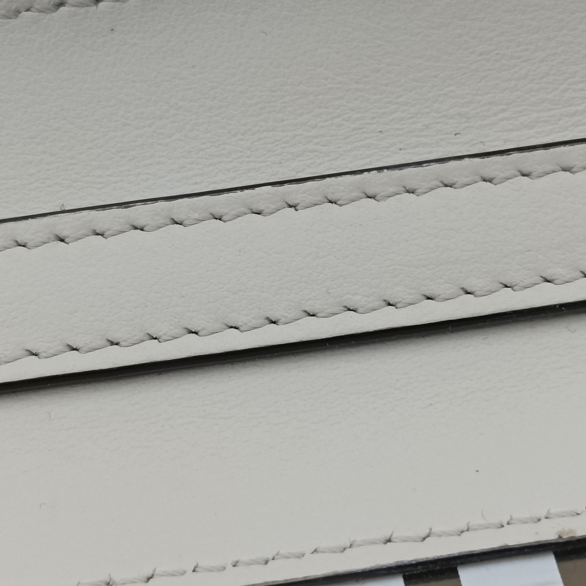 Pre-owned Fendi KAN I F White PVC coated canvas×Leather 8BT286 shoulderbag | stylenewstar