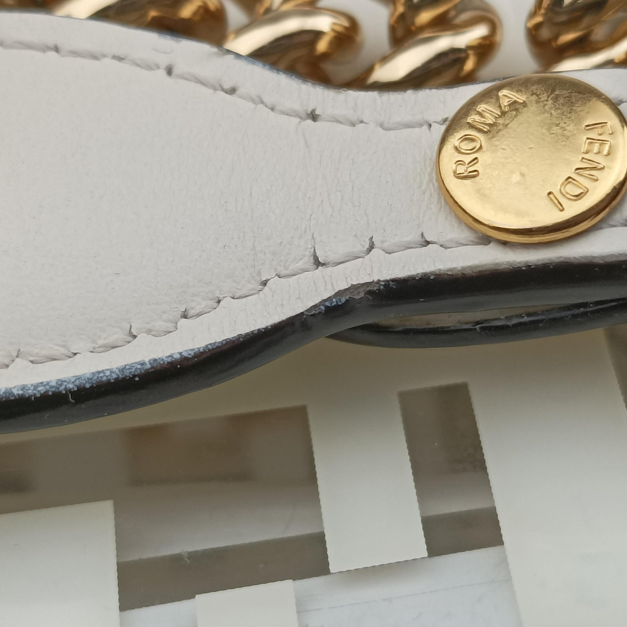 Pre-owned Fendi KAN I F White PVC coated canvas×Leather 8BT286 shoulderbag | stylenewstar