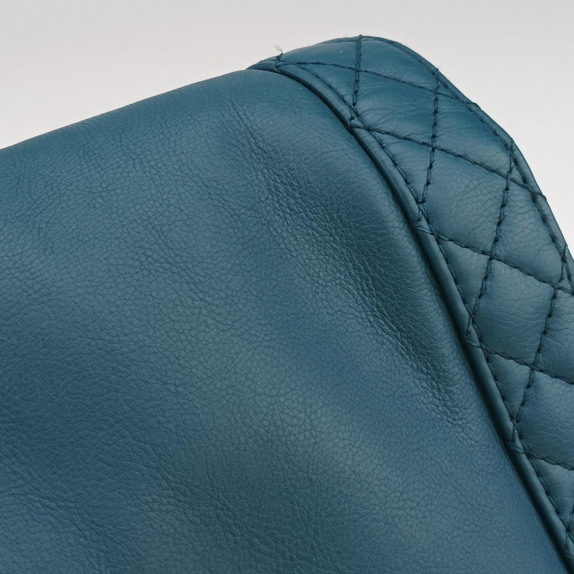 Pre-owned Chanel BOY CHANEL Blue Leather A67948 shoulderbag | stylenewstar