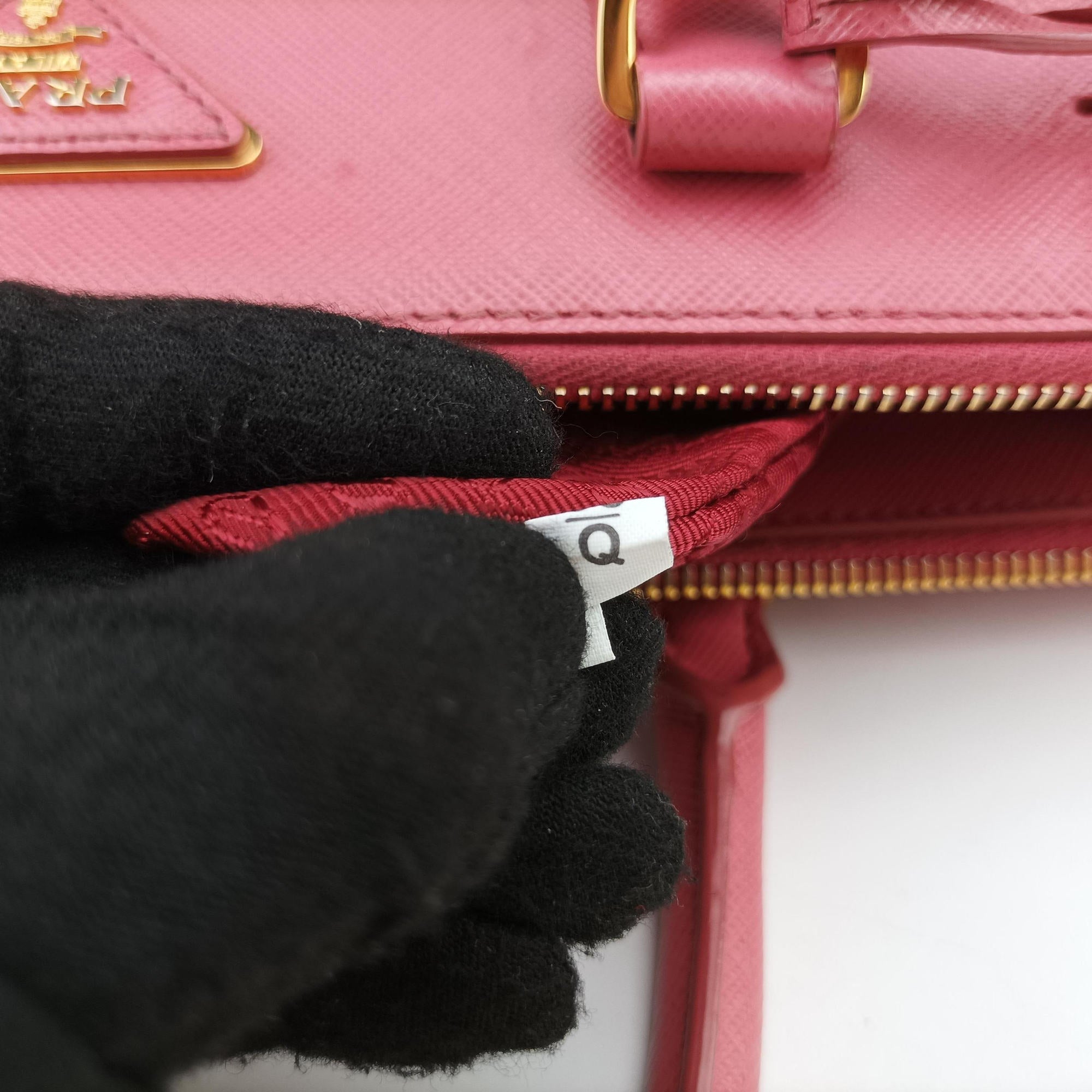 Pre-owned Prada Galleria Pink SAFFIANO Leather BN1786 handbag | stylenewstar