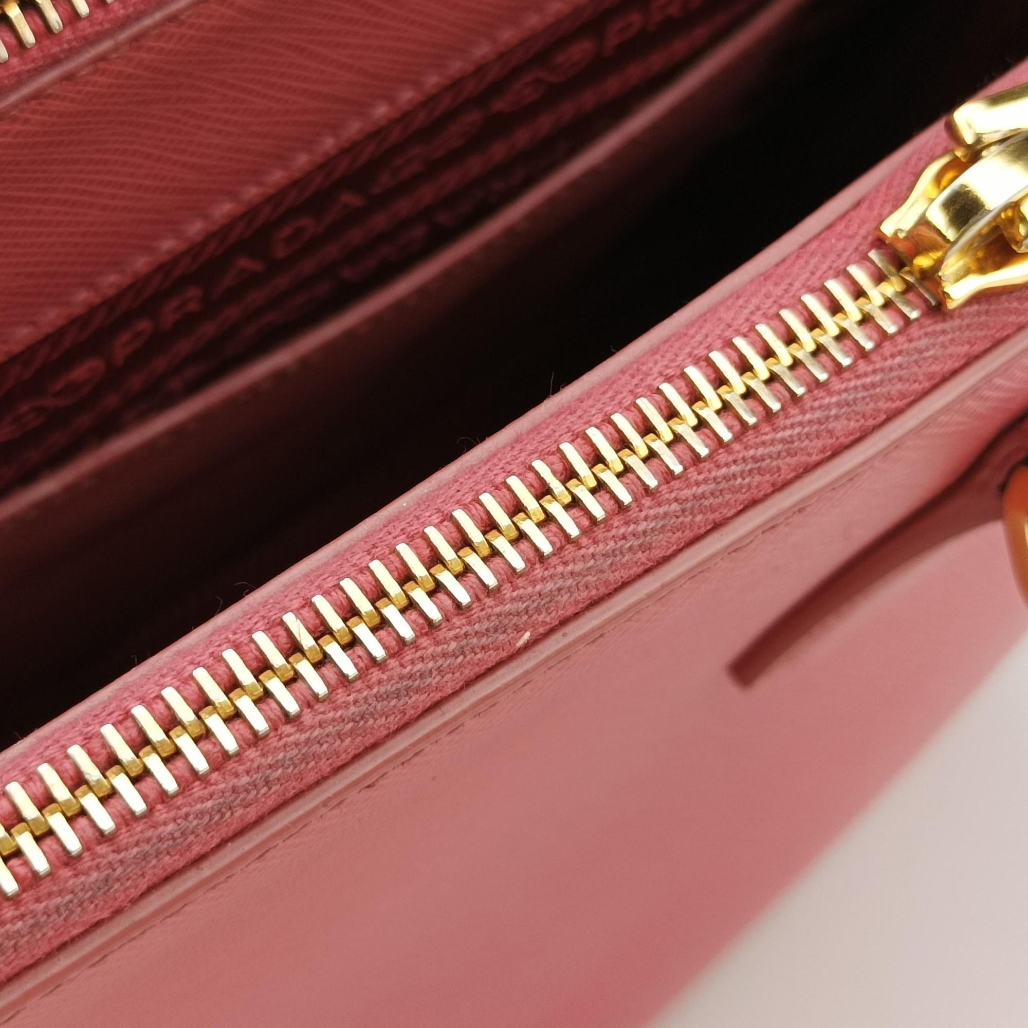 Pre-owned Prada Galleria Pink SAFFIANO Leather BN1786 handbag | stylenewstar
