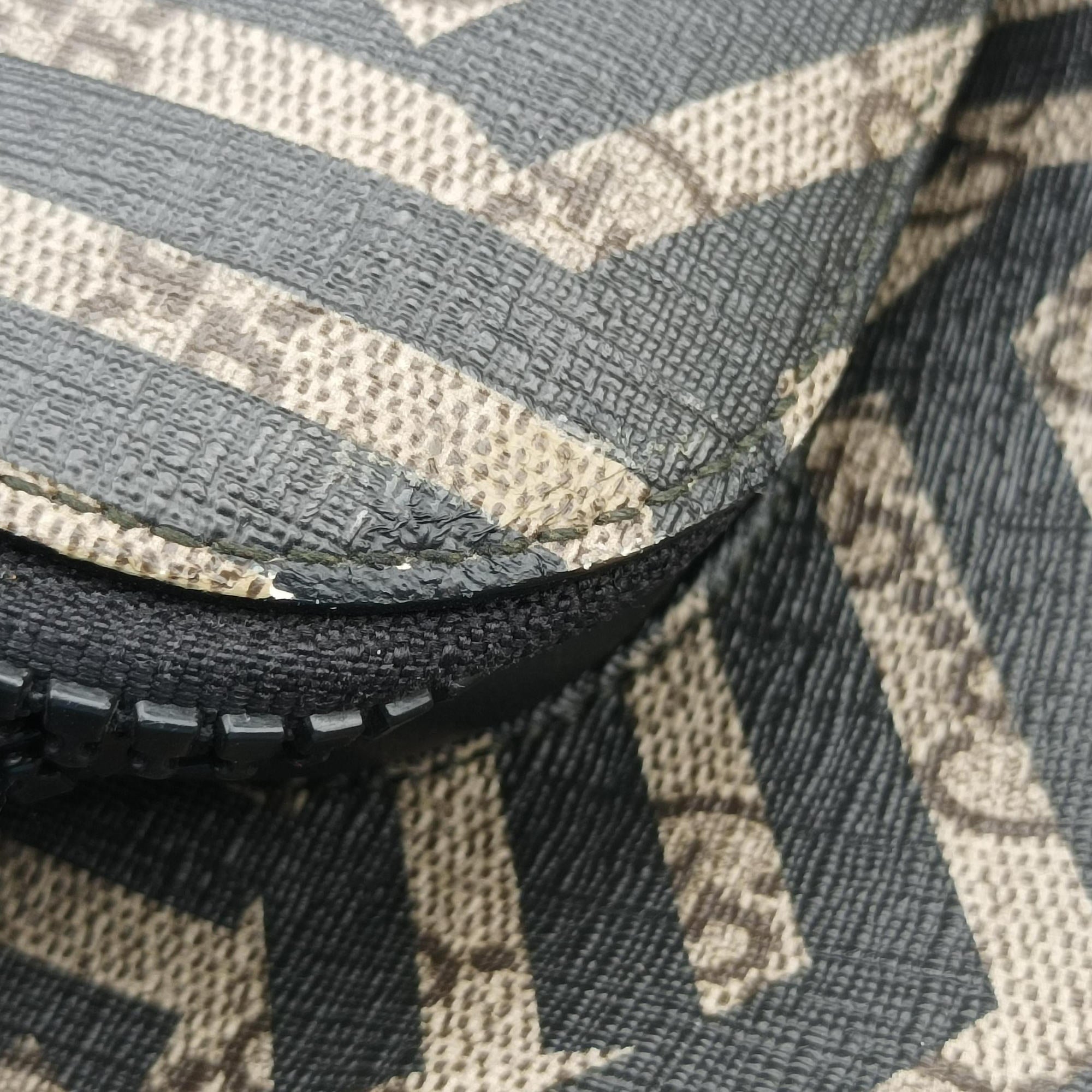 Pre-owned Gucci GG Blooms Beige×Black×Multicolor PVC coated canvas 406370 backpack/rucksack | stylenewstar