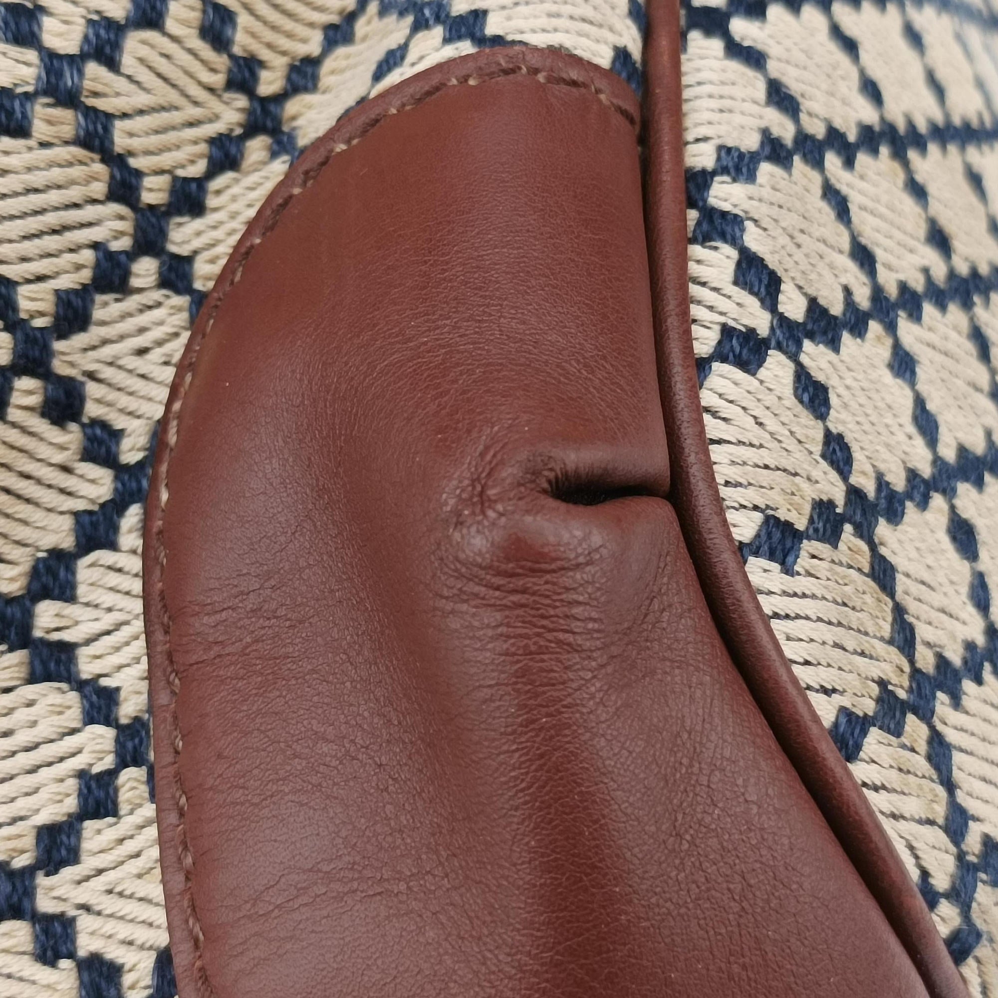 Pre-owned Gucci Sukey Beige Leather×Canvas 247902 handbag | stylenewstar