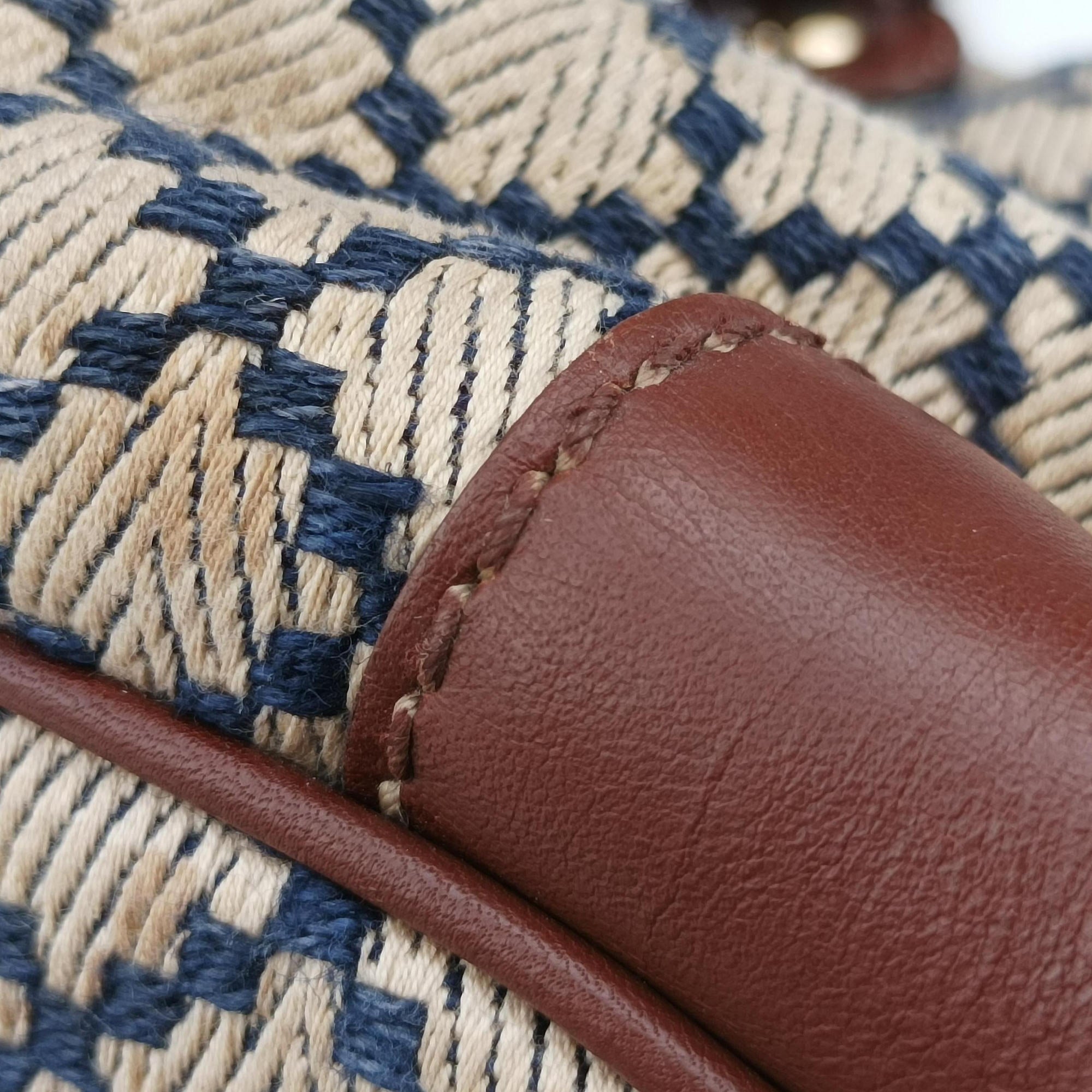 Pre-owned Gucci Sukey Beige Leather×Canvas 247902 handbag | stylenewstar