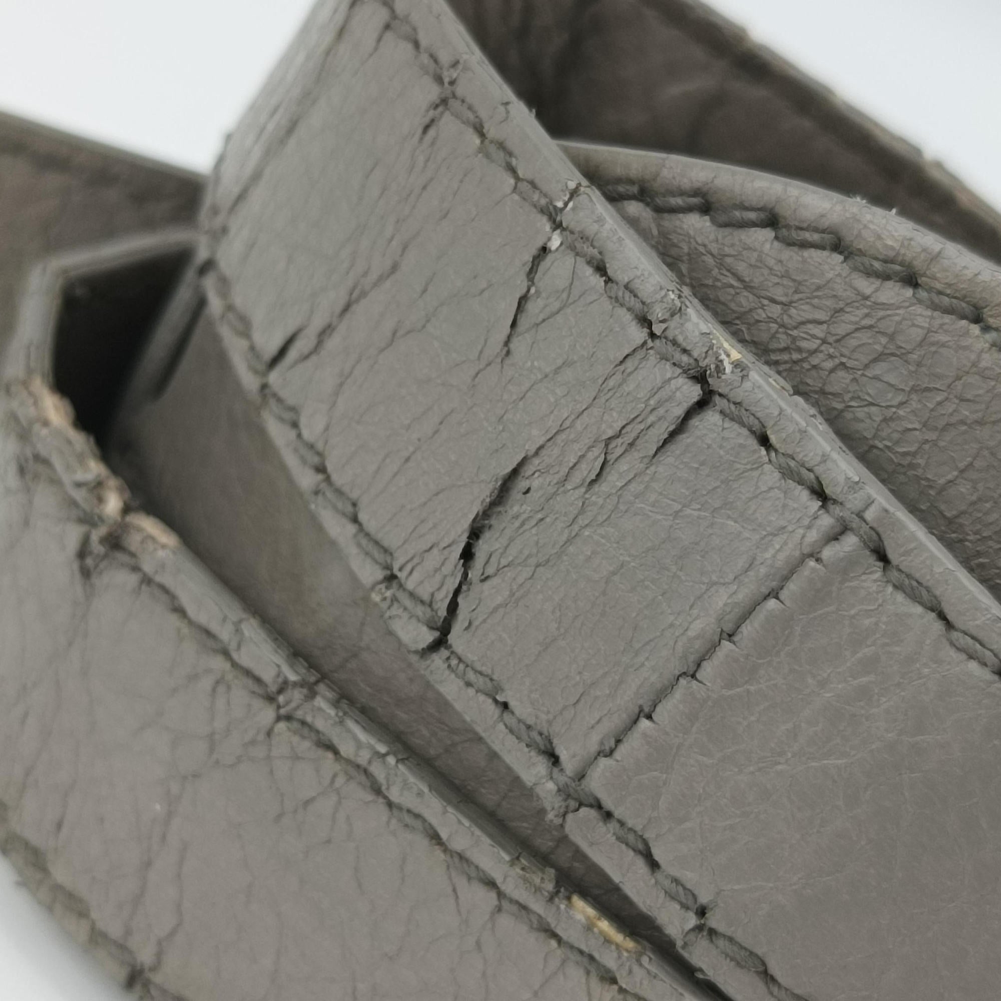 Secondhand Balenciaga Maxi Twiggy Grey Leather  shoulderbag | stylenewstar