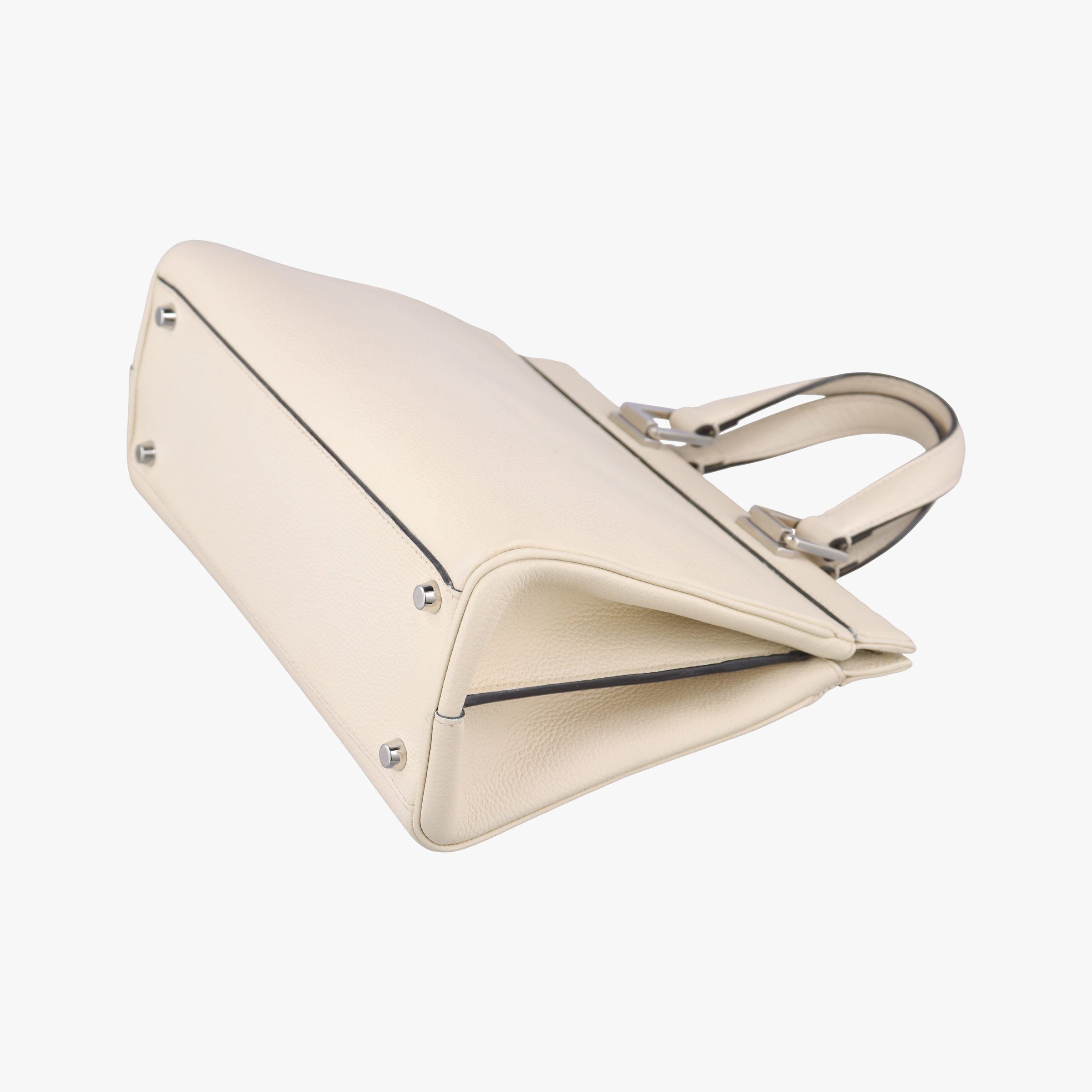 Secondhand Gucci Zumi White Leather 569712 handbag | stylenewstar