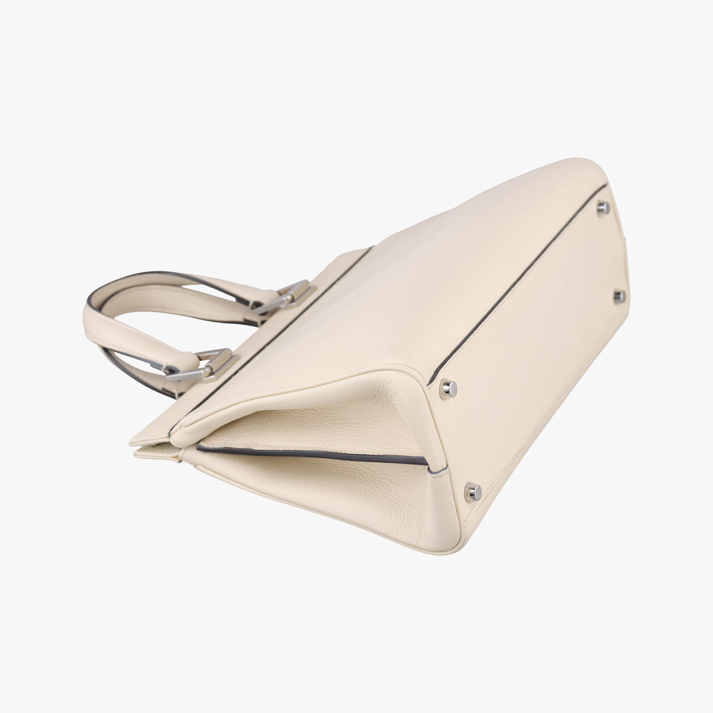 Secondhand Gucci Zumi White Leather 569712 handbag | stylenewstar