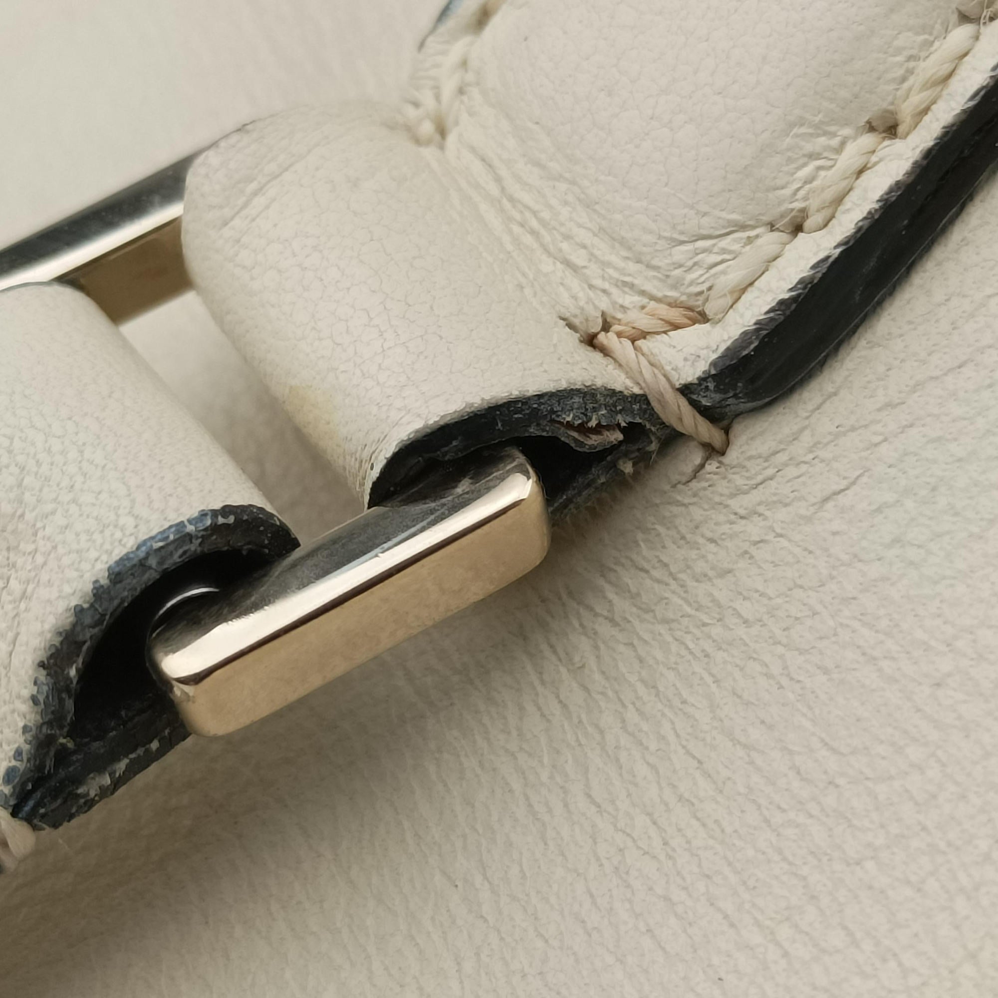 Pre-owned Valentino ROCKSTUD White Leather  shoulderbag | stylenewstar
