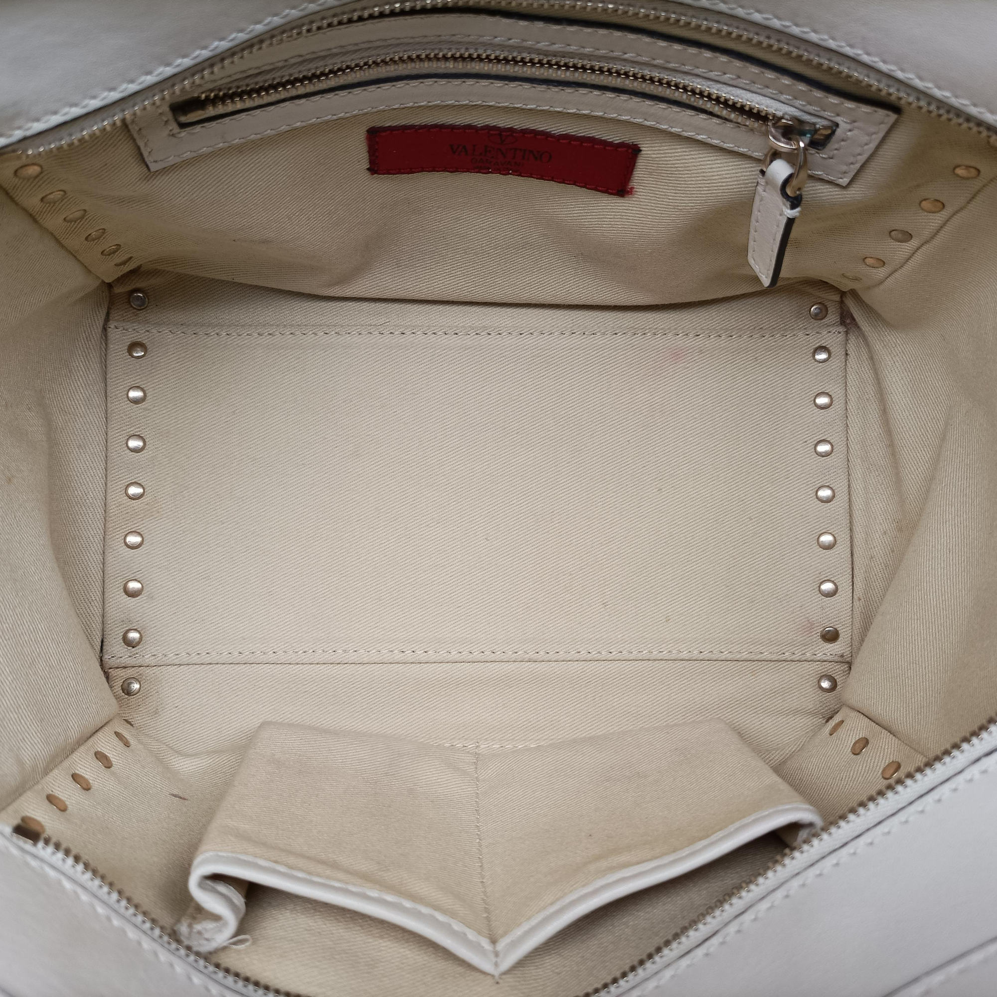 Pre-owned Valentino ROCKSTUD White Leather  shoulderbag | stylenewstar