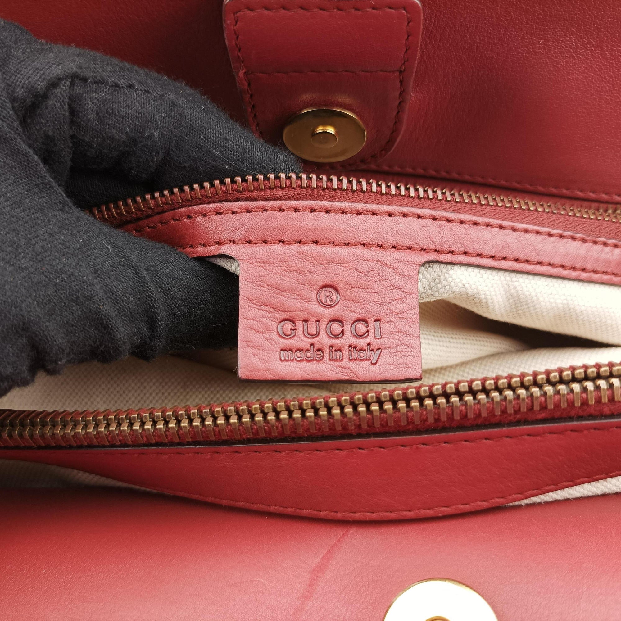 Pre-owned Gucci Smilla Tote Red Leather 269926 handbag | stylenewstar