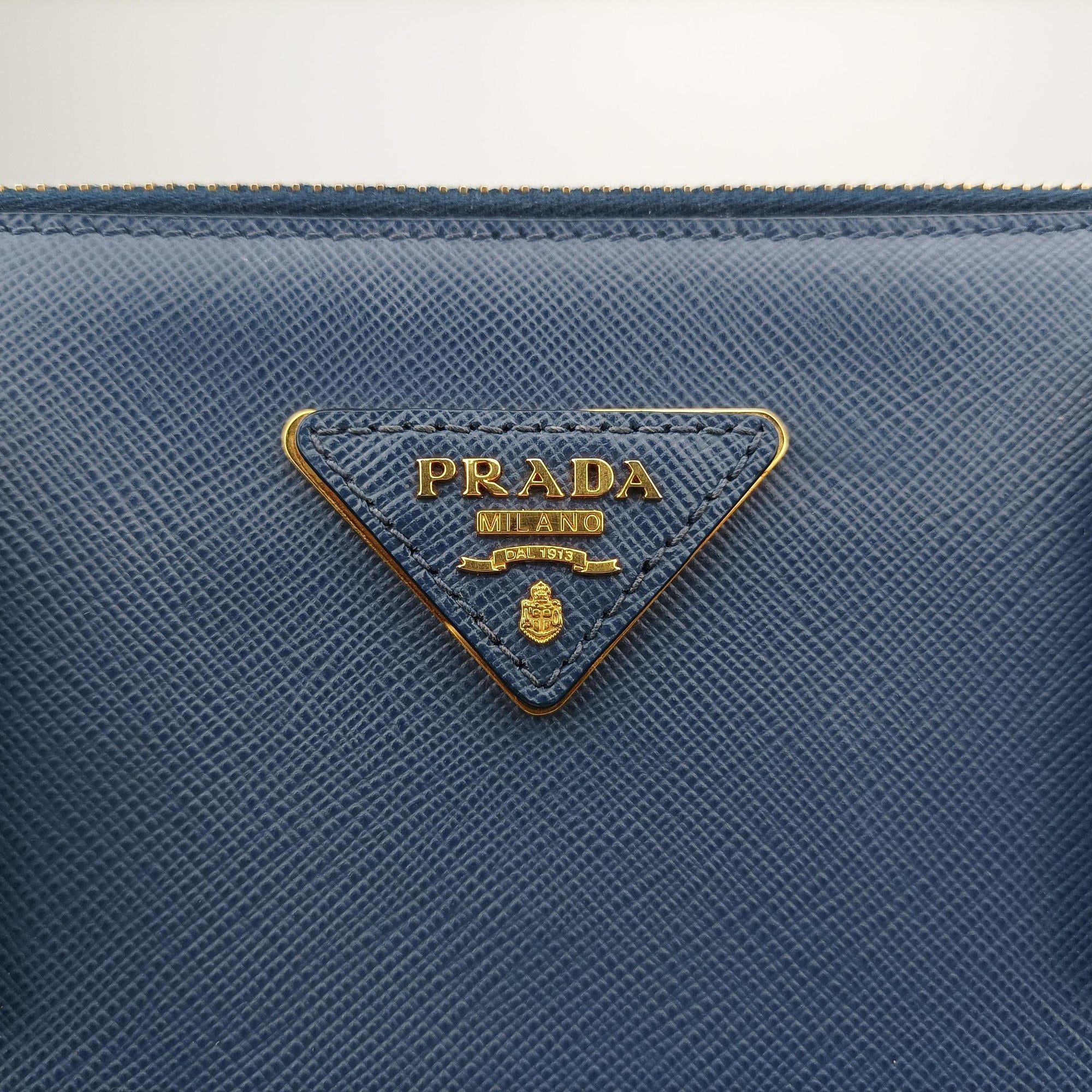 Pre-owned Prada Bi-Color Zip Front Pocket Blue SAFFIANO Leather BN2674 shoulderbag | stylenewstar
