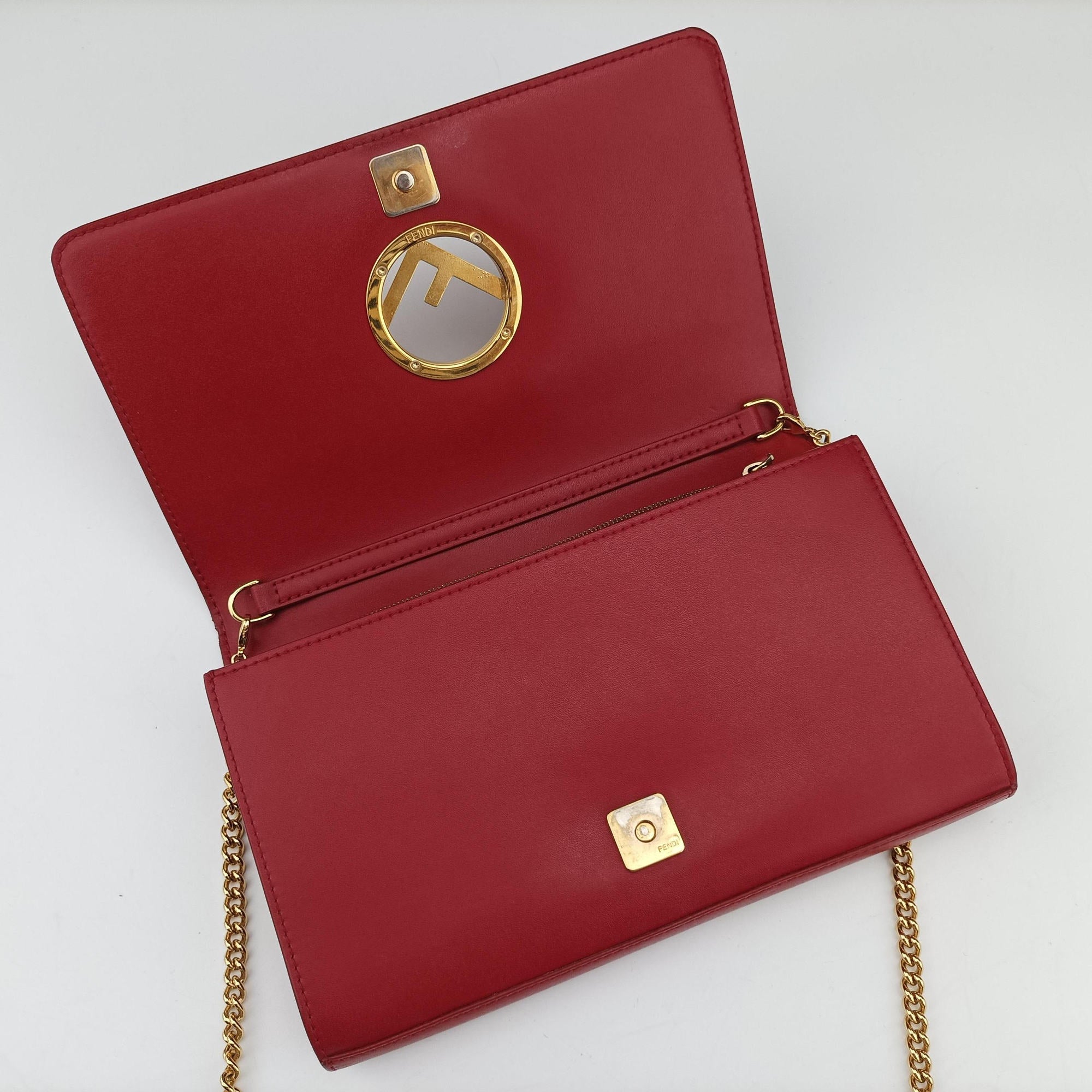 Pre-owned Fendi Kan I F Logo Red Leather 8BS004 shoulderbag | stylenewstar