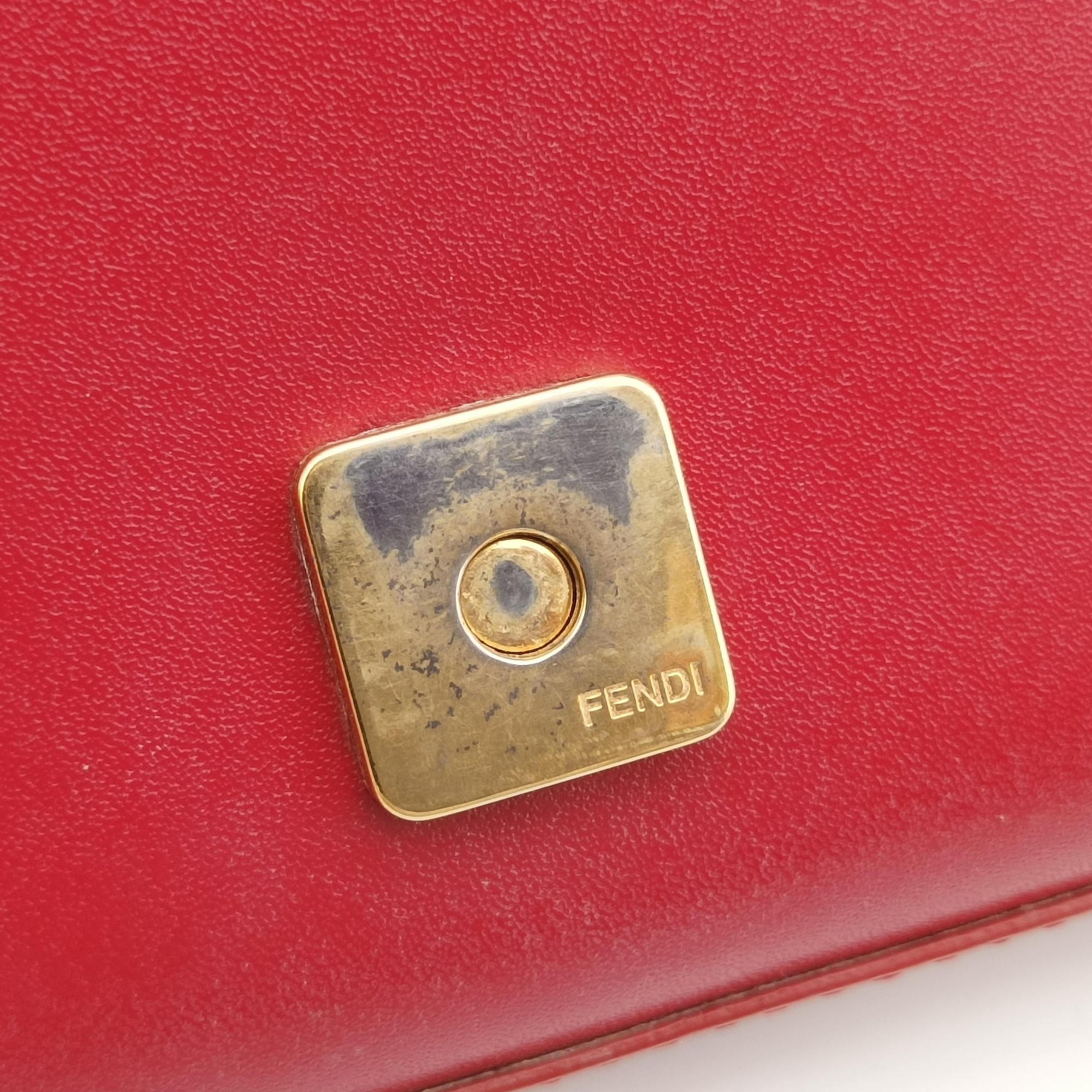 Pre-owned Fendi Kan I F Logo Red Leather 8BS004 shoulderbag | stylenewstar