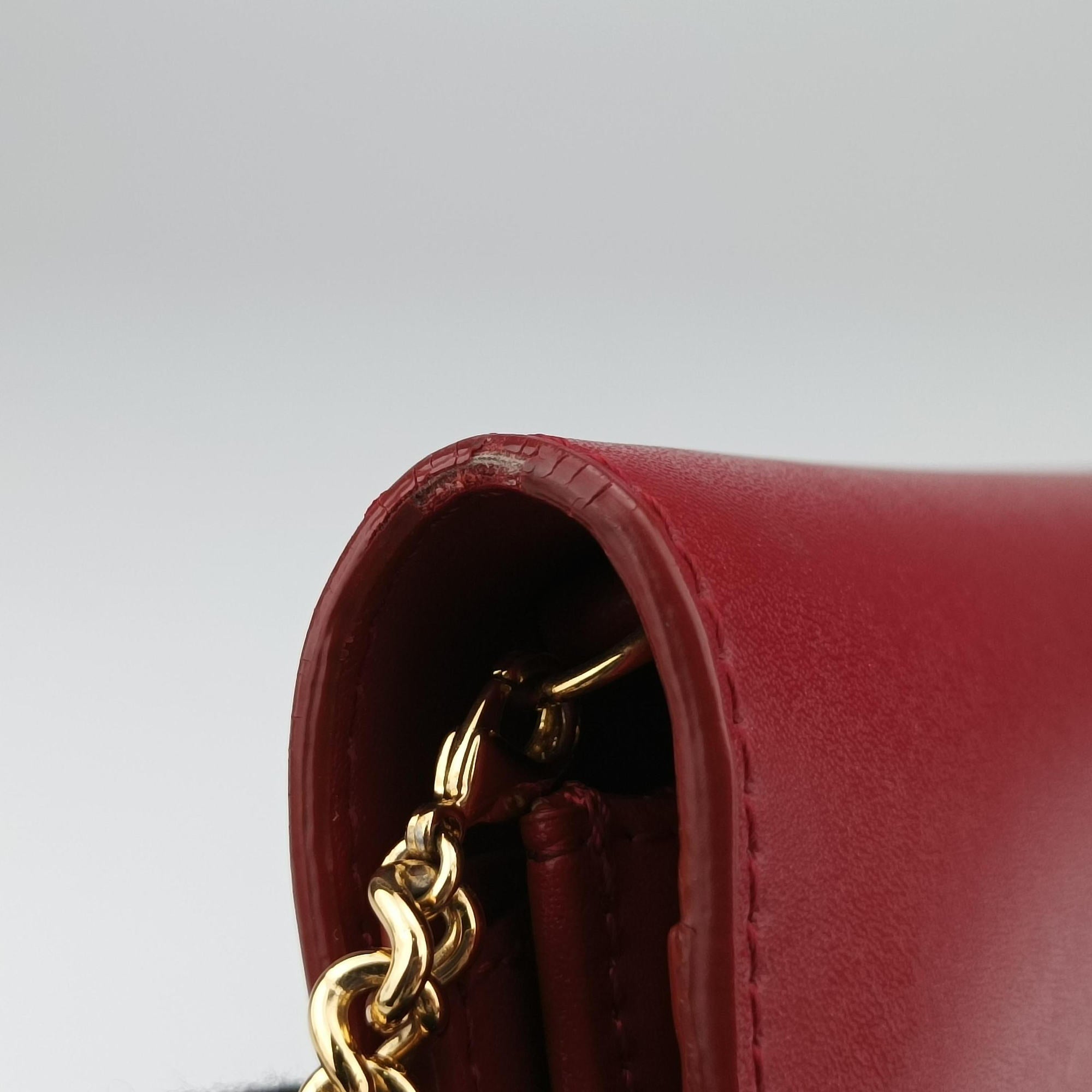 Pre-owned Fendi Kan I F Logo Red Leather 8BS004 shoulderbag | stylenewstar