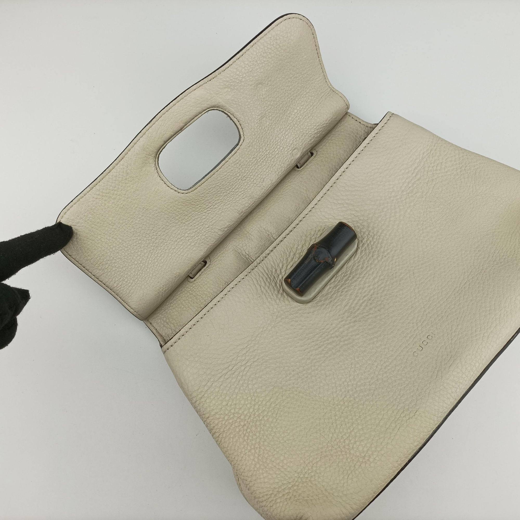 Pre-owned Gucci Bamboo Daily White Leather 370831 shoulderbag | stylenewstar