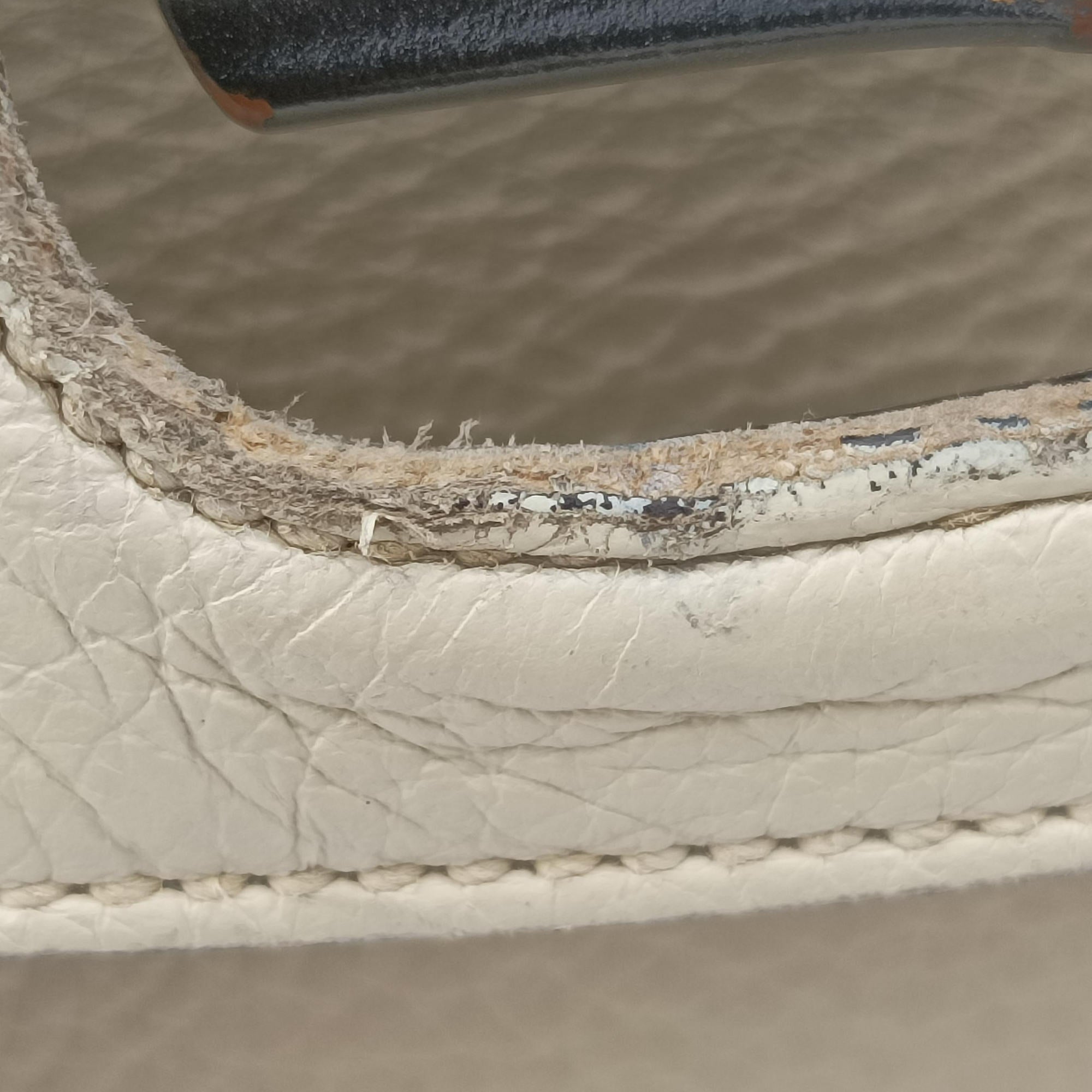 Pre-owned Gucci Bamboo Daily White Leather 370831 shoulderbag | stylenewstar