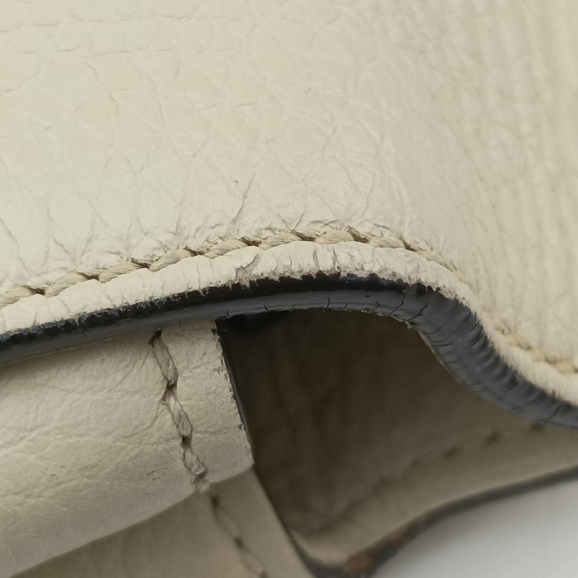 Pre-owned Gucci Bamboo Daily White Leather 370831 shoulderbag | stylenewstar